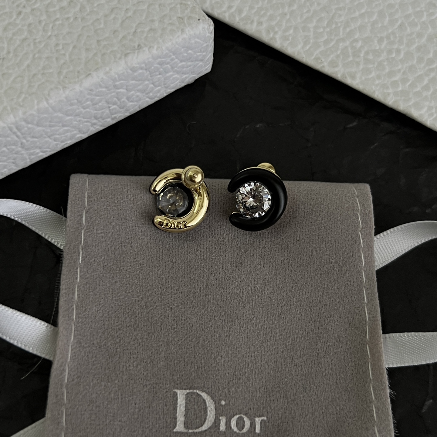 】👑Dior 迪奥  中古 耳钉 专柜一致上新 精选原版一致 黄铜材质 甜美气质高雅。