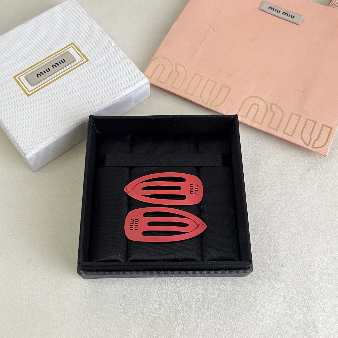 】一对 miumiu  发夹 出口订单最美单品 高级感十足 送礼自用都nice