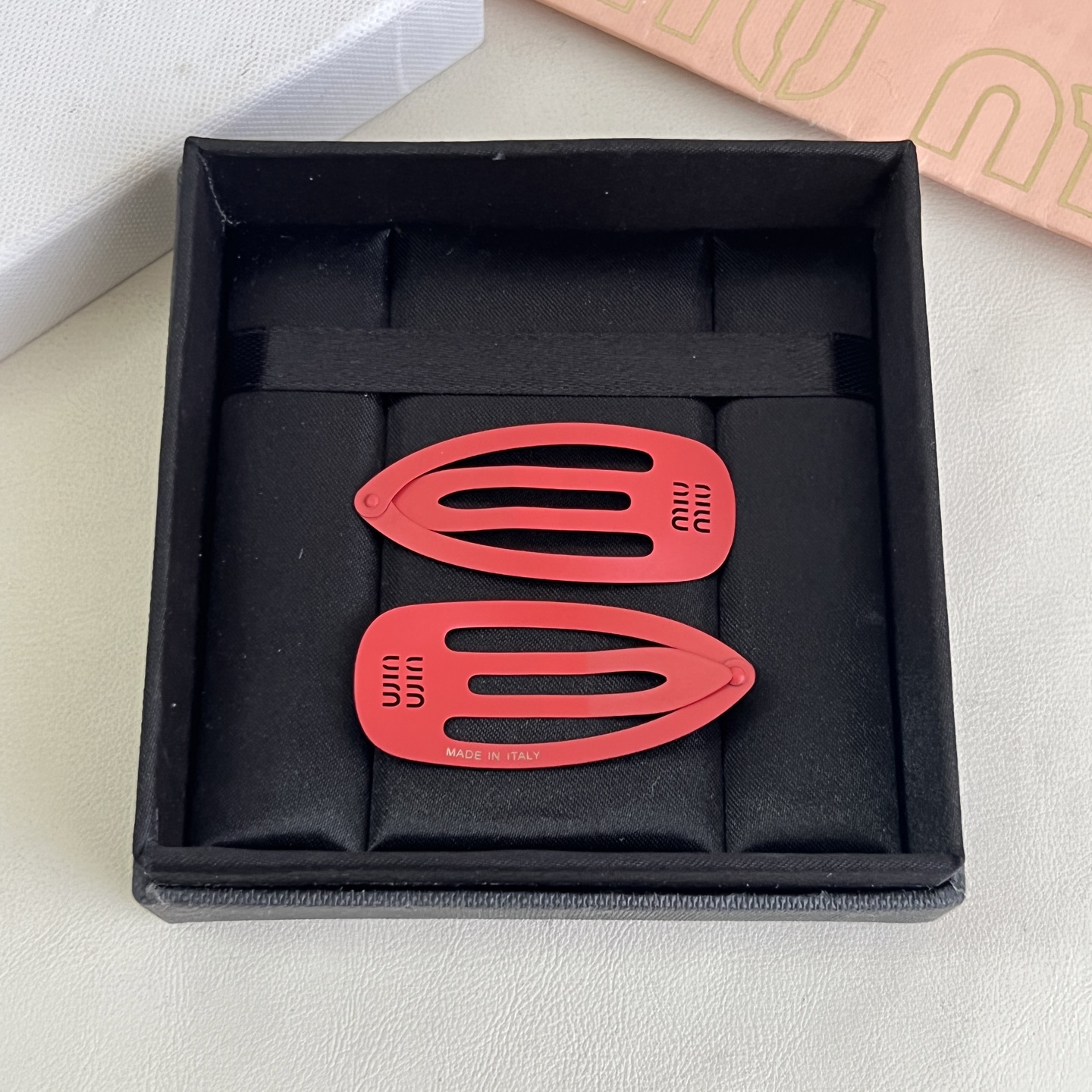 】一对 miumiu  发夹 出口订单最美单品 高级感十足 送礼自用都nice