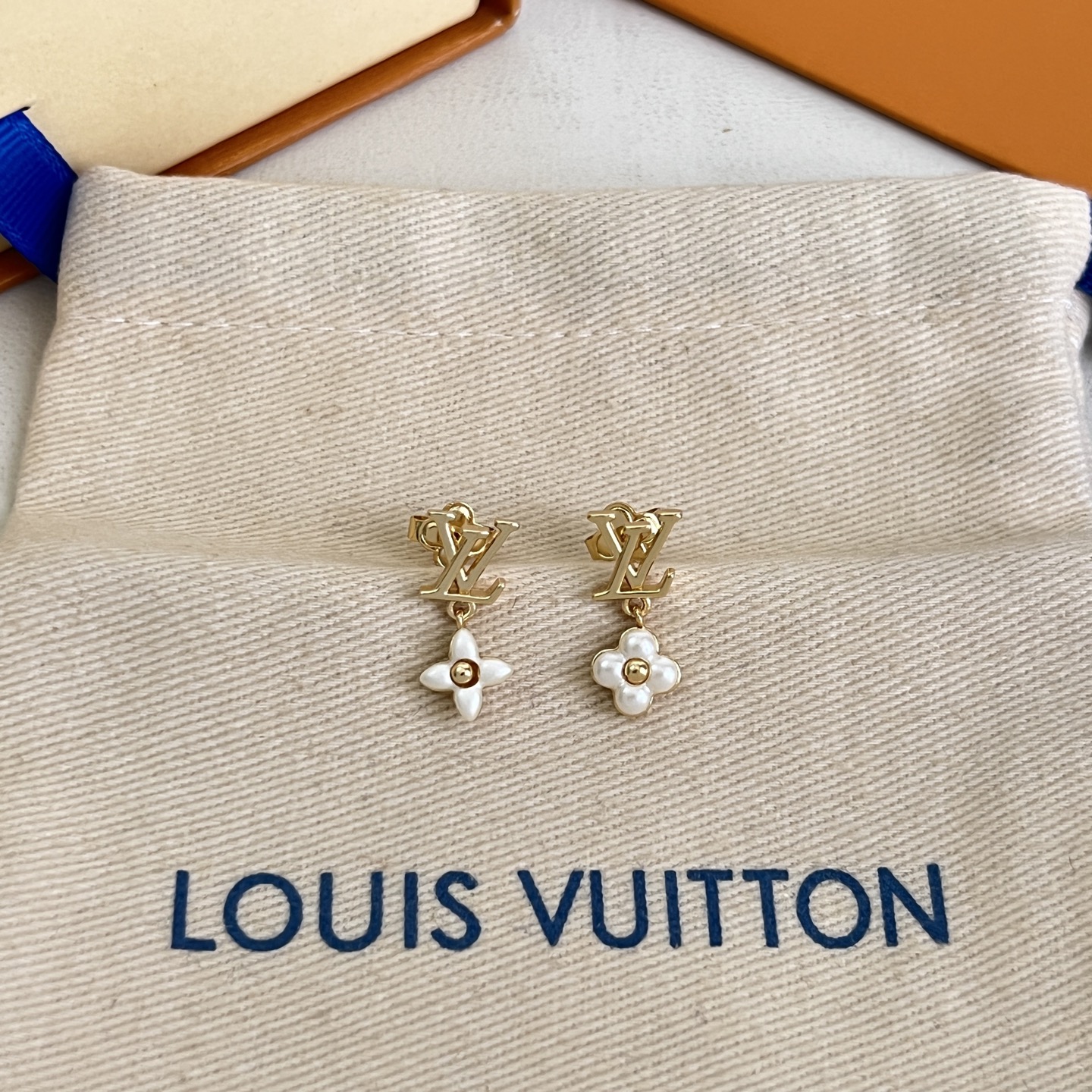 】原单货 LV 耳钉🔹🔹Louis Vuitton 路易威登 🔹专柜一致材质 火爆款出货 设计独特 复古