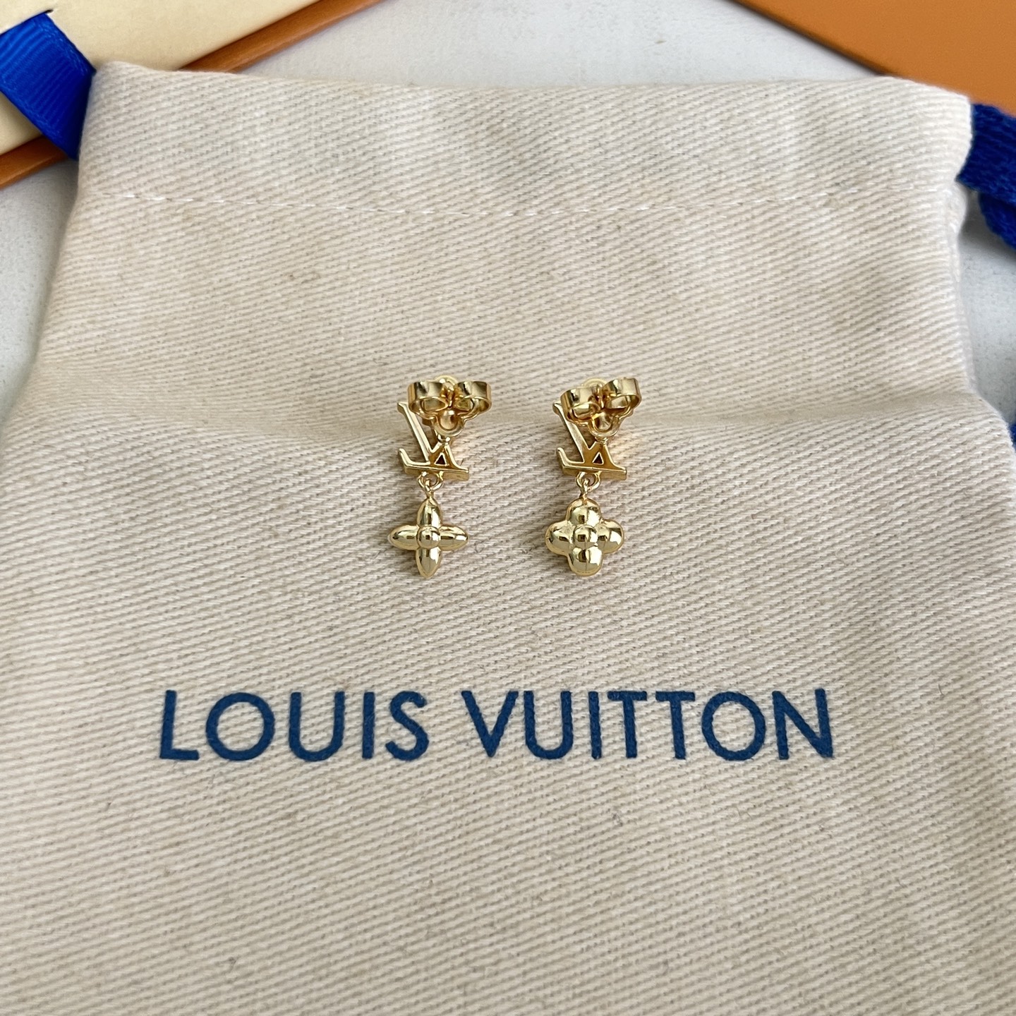 】原单货 LV 耳钉🔹🔹Louis Vuitton 路易威登 🔹专柜一致材质 火爆款出货 设计独特 复古