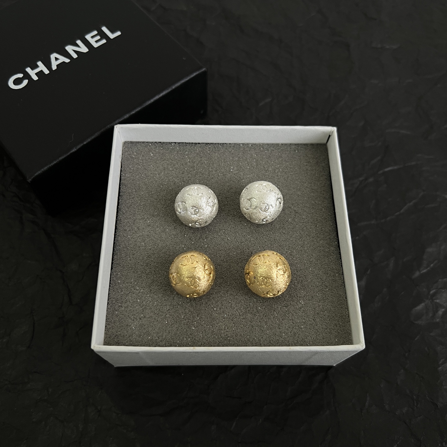 】Chanel香奈儿 中古 耳钉👀小香家的款式真心无需多介绍😘🎶每一款都超好看，精致大方，非常显气质。