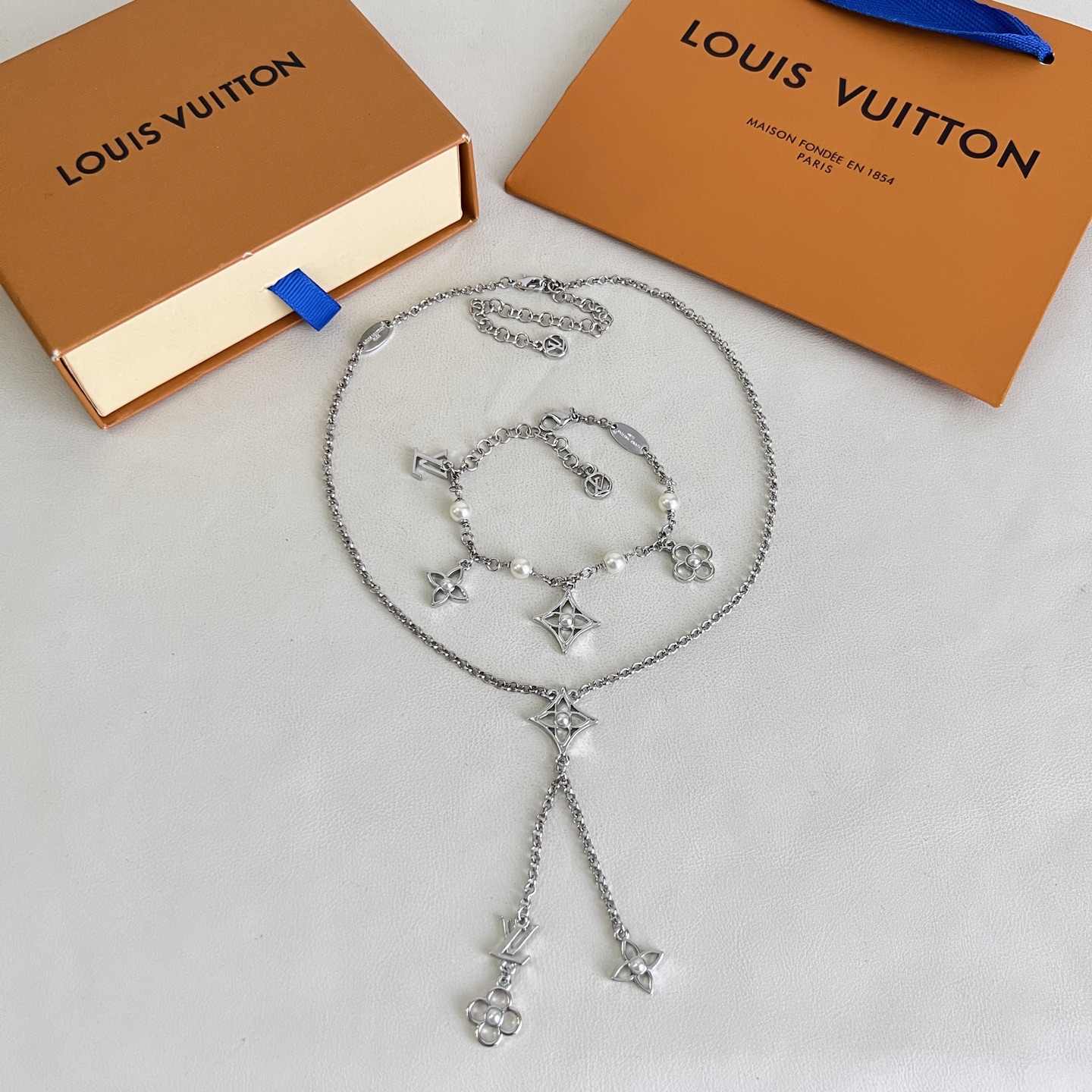 】原单货 LV 项链🔹🔹Louis Vuitton 路易威登 🔹专柜一致材质 火爆款出货 设计独特 复古