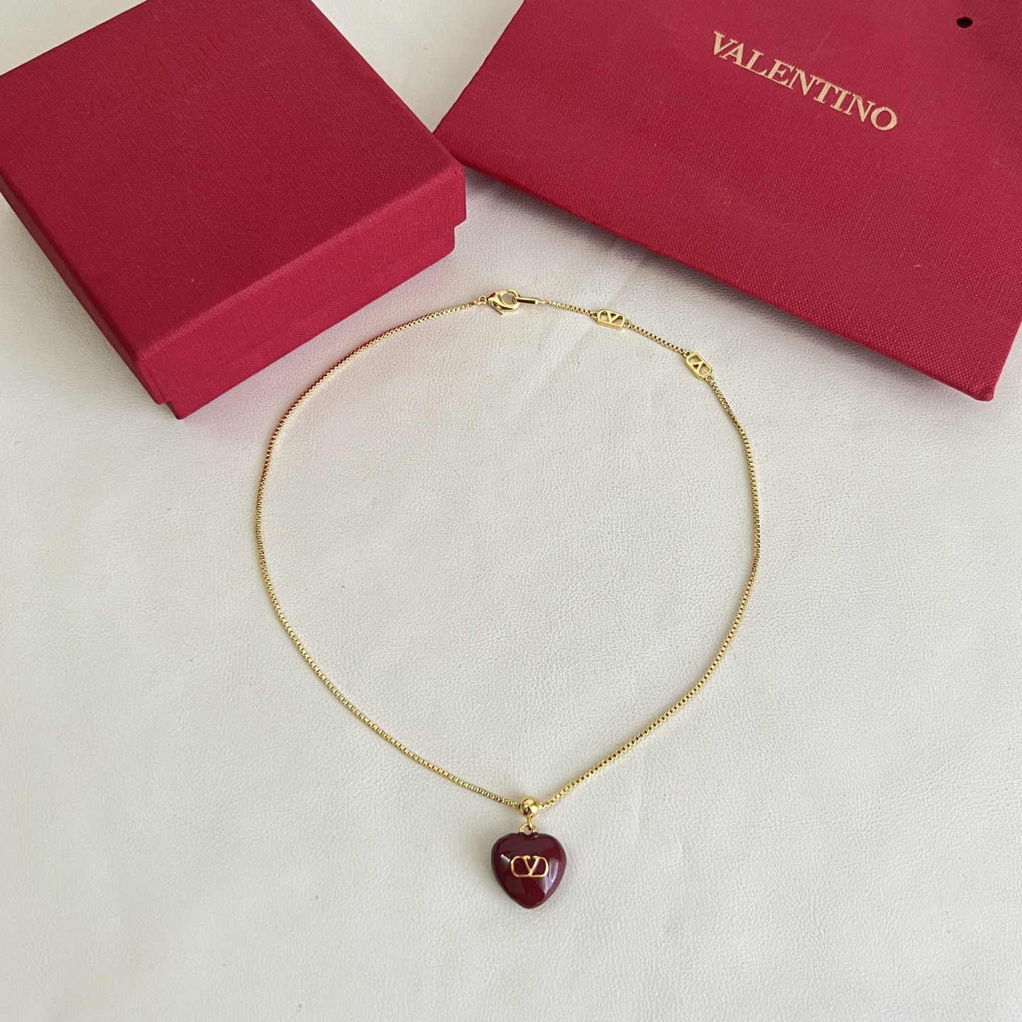】Valentino 华伦天奴 项链💫重磅新品火爆网络来了 简约大方  时尚百搭