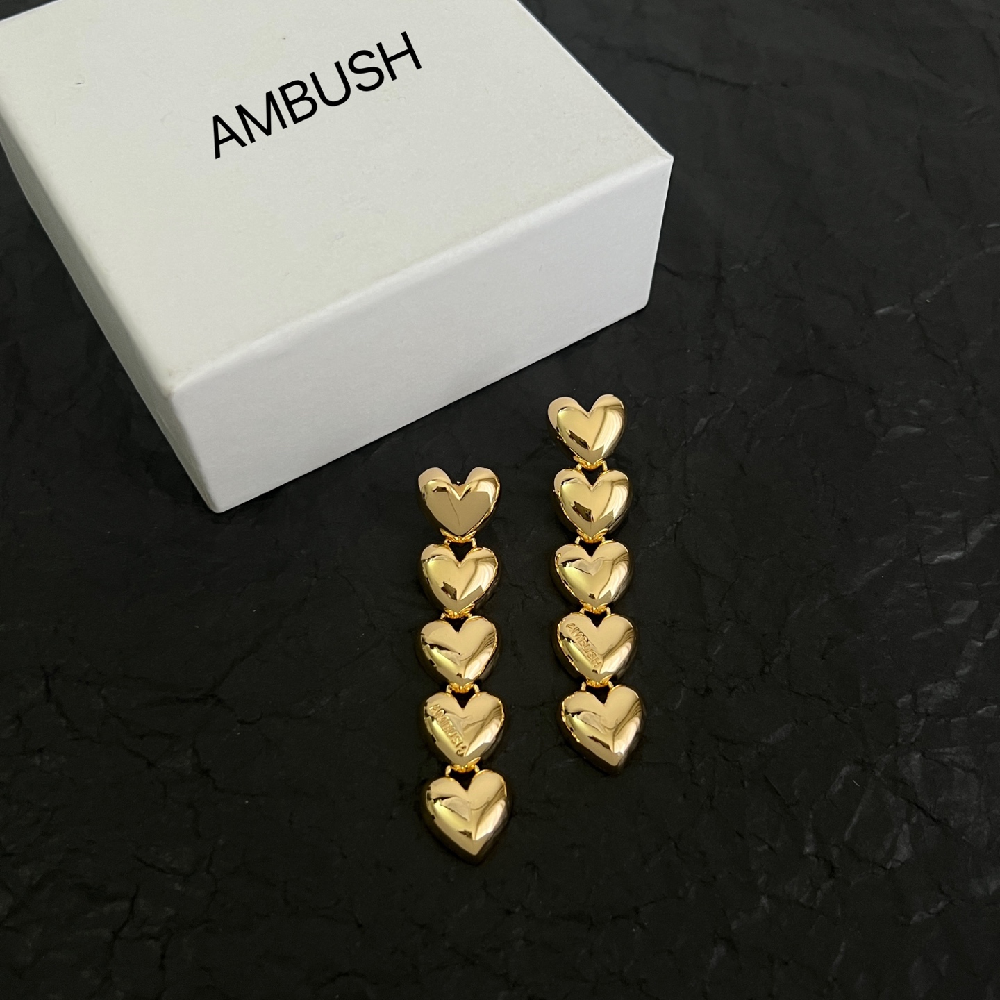 】Ambush🇯🇵日本潮牌 心形耳环 高端定制  简单大方耳钉  华丽登场，很难见到如此熟悉 素雅的耳环