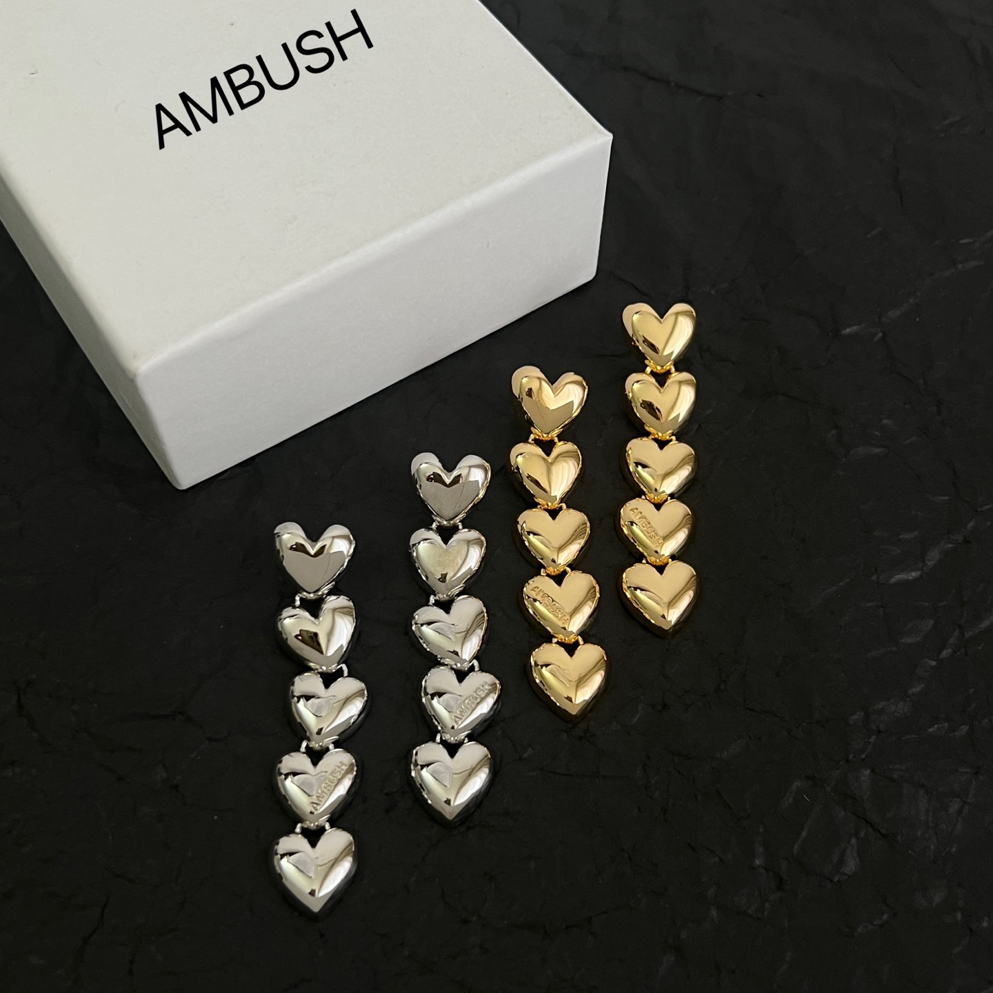】Ambush🇯🇵日本潮牌 心形耳环 高端定制  简单大方耳钉  华丽登场，很难见到如此熟悉 素雅的耳环