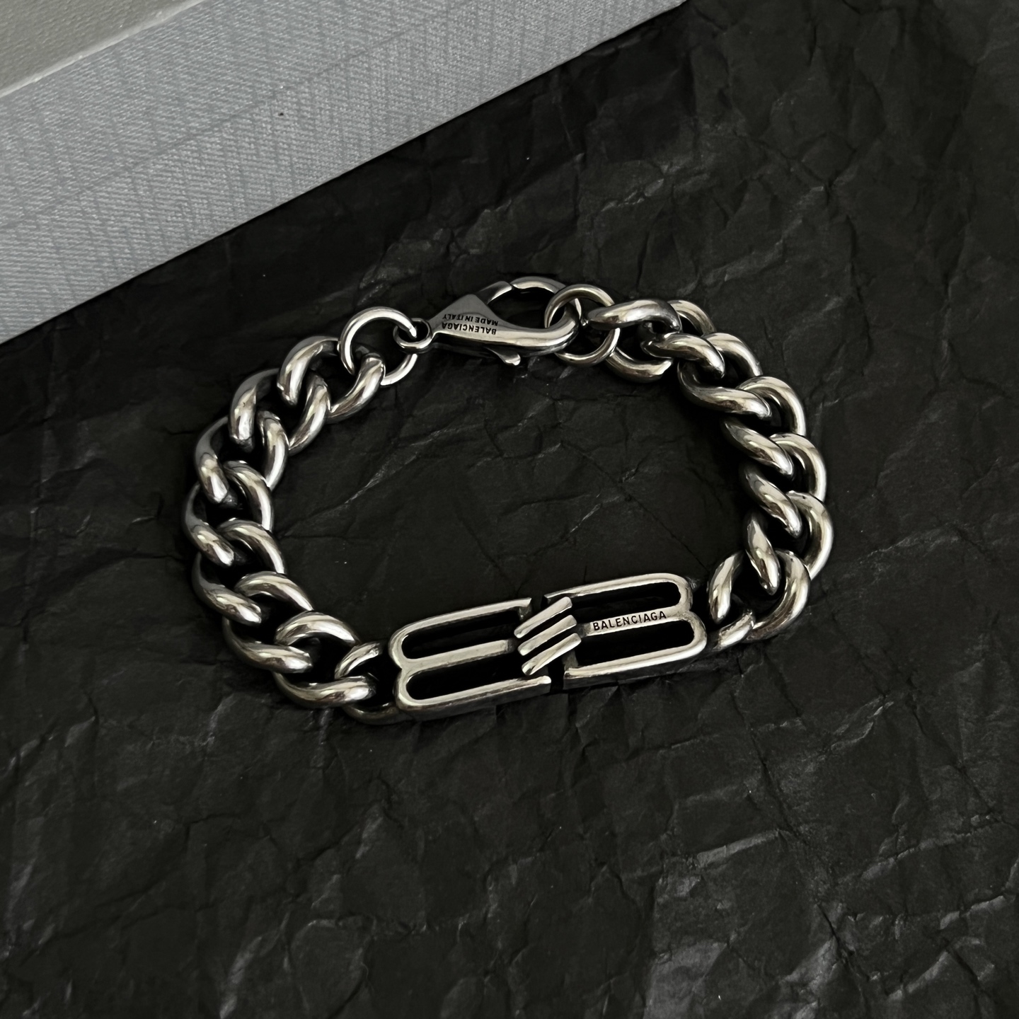 】原单货🔹🔹新品 巴黎世家 手链 Balenciaga 做旧款🔹专柜一致 黄铜材质 古金电镀 火爆款出货