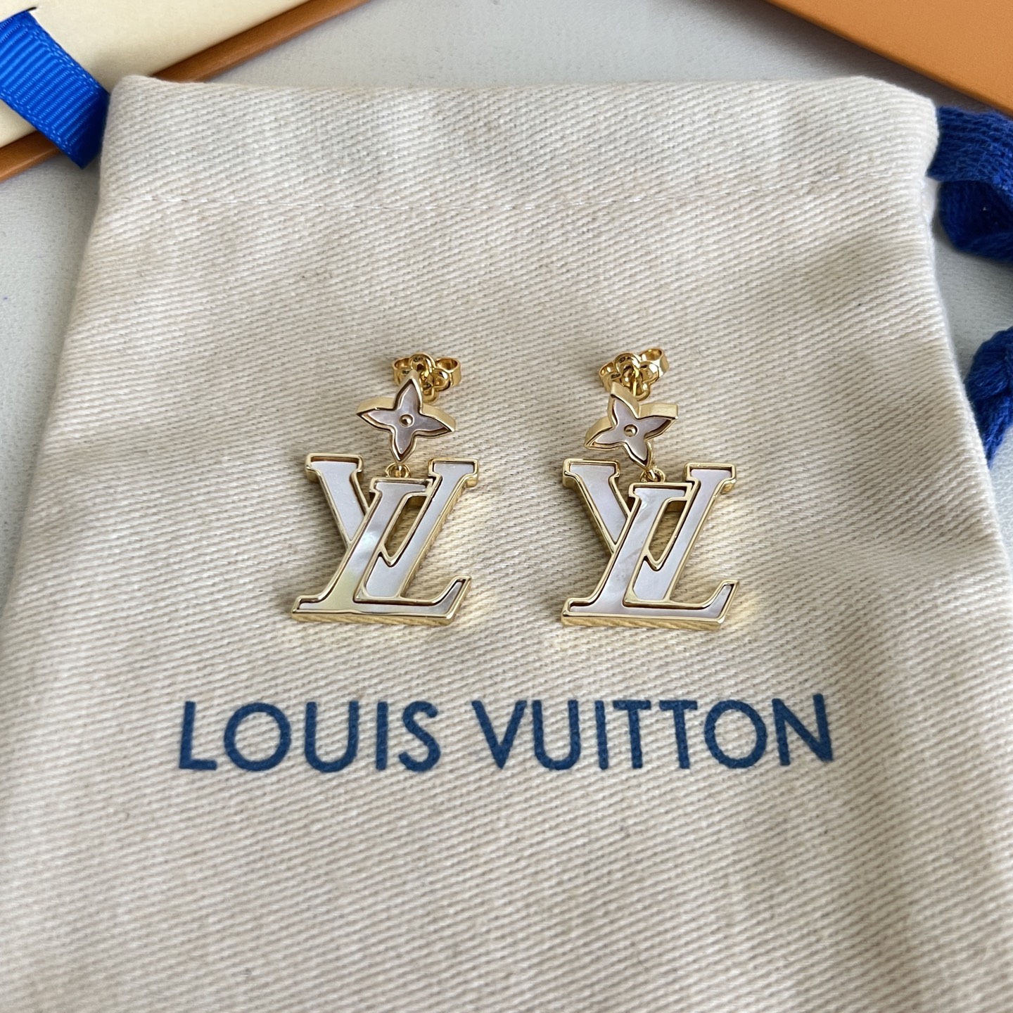 】原单货 LV 耳钉🔹🔹Louis Vuitton 路易威登 🔹专柜一致材质 火爆款出货 设计独特 复古