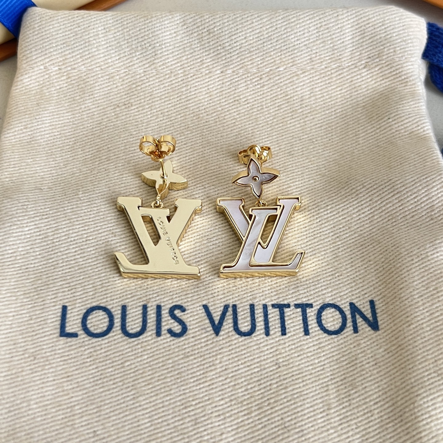 】原单货 LV 耳钉🔹🔹Louis Vuitton 路易威登 🔹专柜一致材质 火爆款出货 设计独特 复古