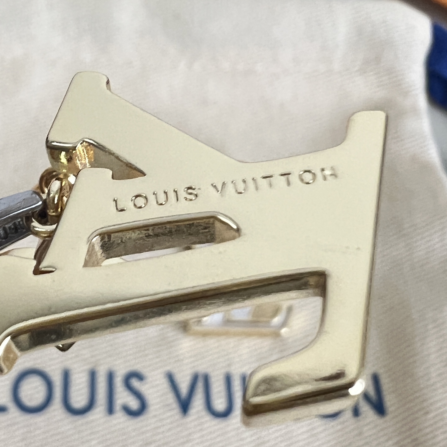 】原单货 LV 耳钉🔹🔹Louis Vuitton 路易威登 🔹专柜一致材质 火爆款出货 设计独特 复古