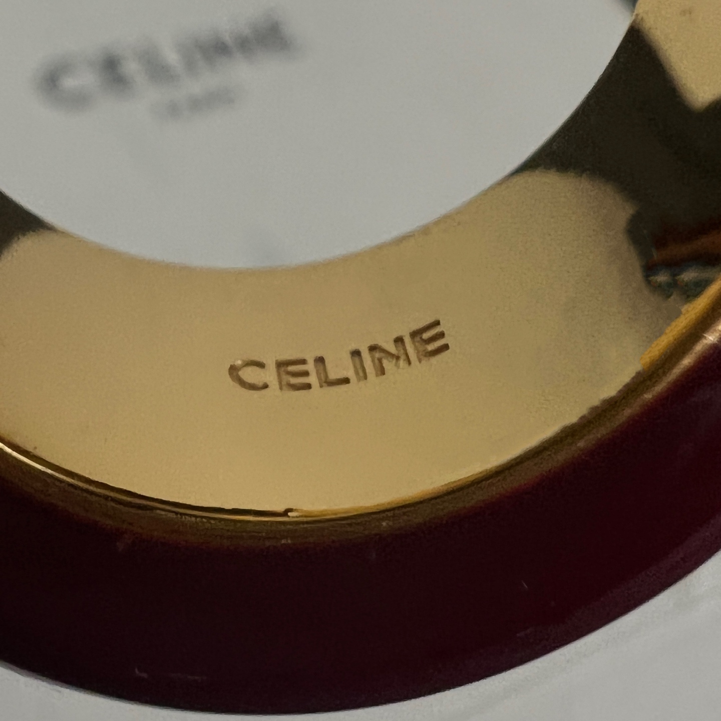 】Celine赛琳  戒指 Celine一直是简约时尚界的标杆大胆的设计 百看不厌▪️搭配起来更Fash