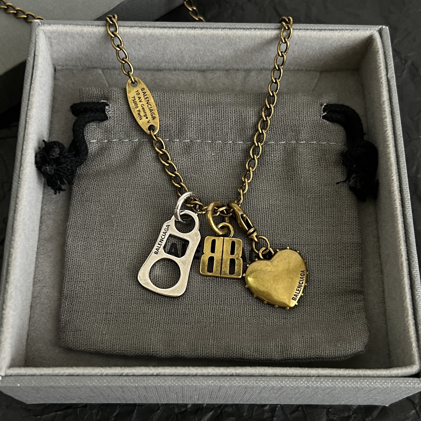 】原单货🔹🔹新品 巴黎世家 项链Balenciaga 做旧款🔹专柜一致 黄铜材质 古金电镀 火爆款出货 