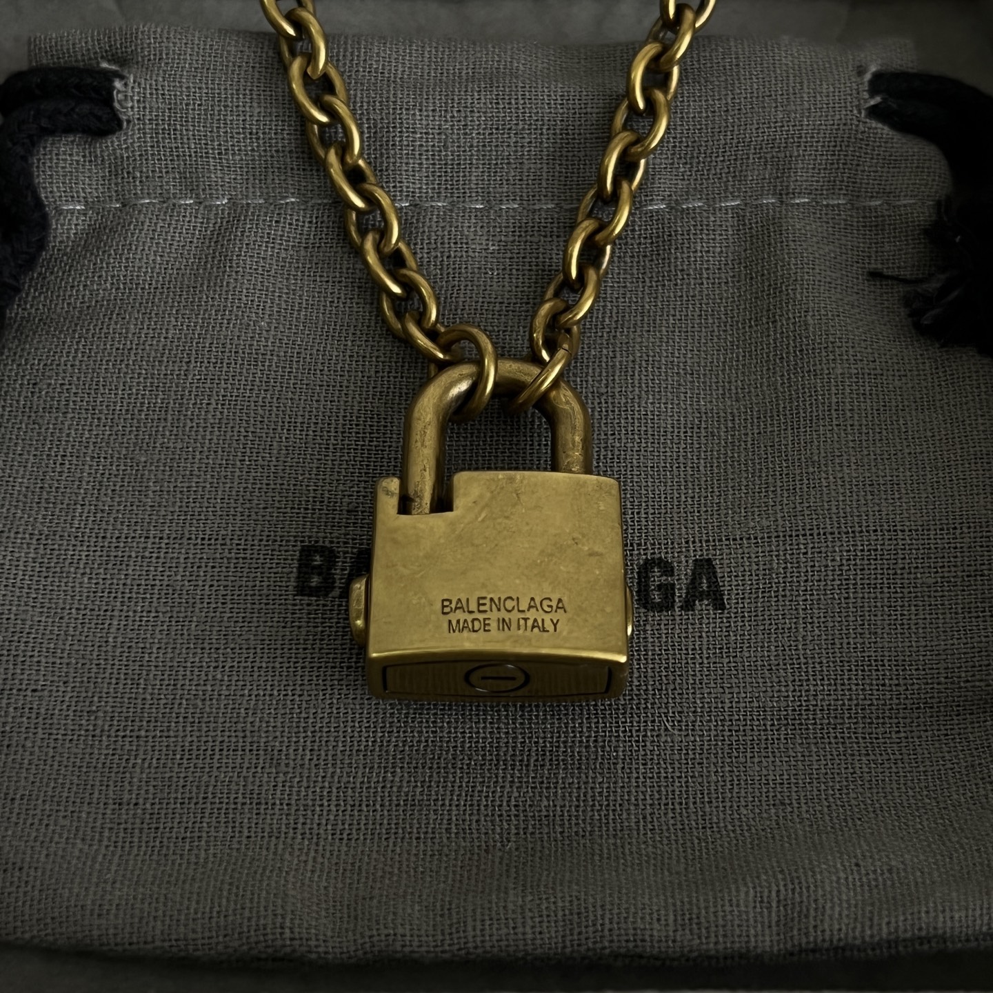 】原单货🔹🔹新品 巴黎世家 项链Balenciaga 做旧款🔹专柜一致 黄铜材质 古金电镀 火爆款出货 