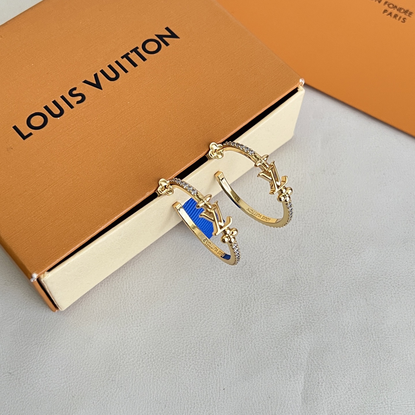 】原单货 LV 耳钉🔹🔹Louis Vuitton 路易威登 🔹专柜一致材质 火爆款出货 设计独特 复古