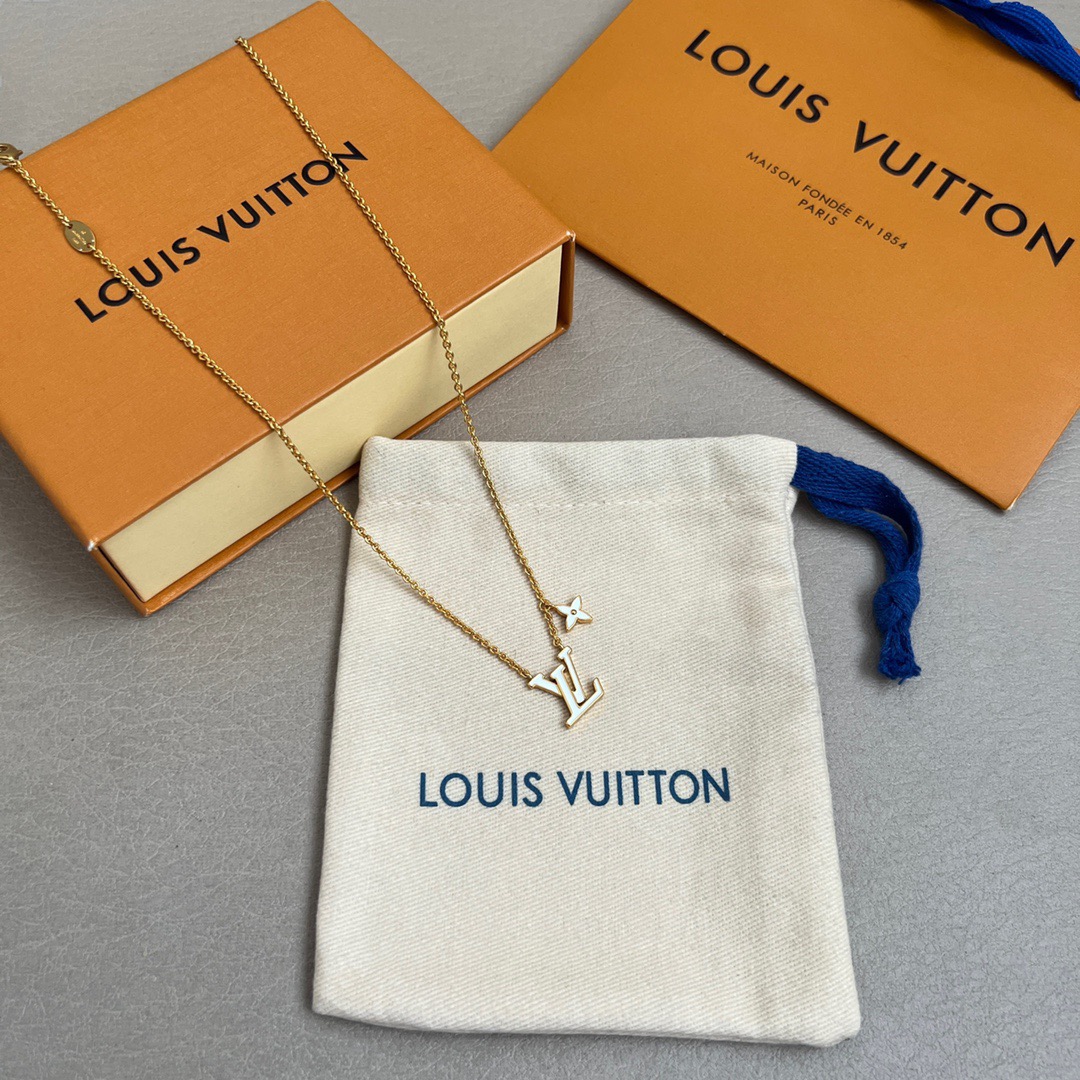 】LV 项链🔹🔹Louis Vuitton 路易威登🔹专柜一致材质 火爆款出货 设计独特 复古前卫 男神