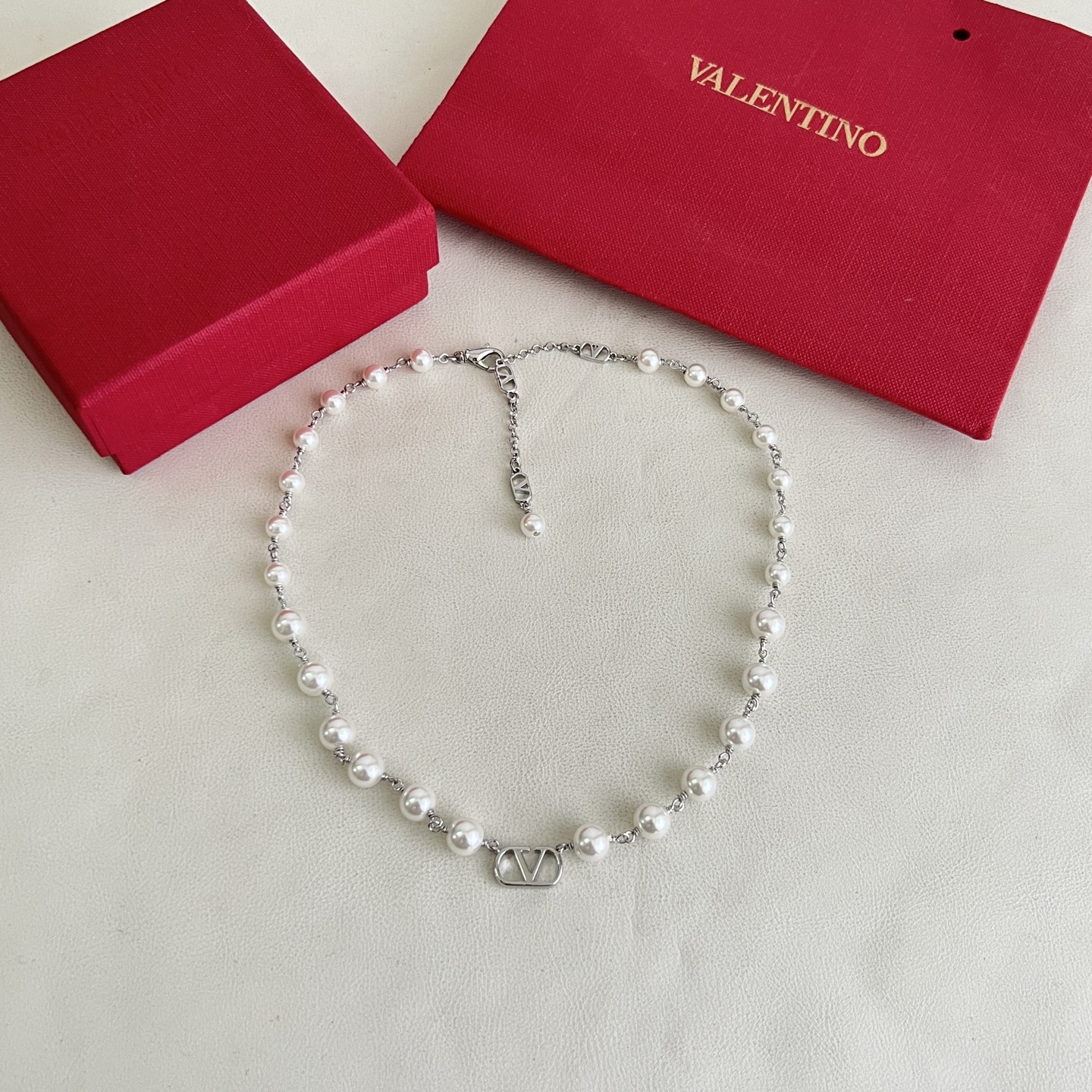 】Valentino 华伦天奴 项链💫重磅新品火爆网络来了 简约大方  时尚百搭。