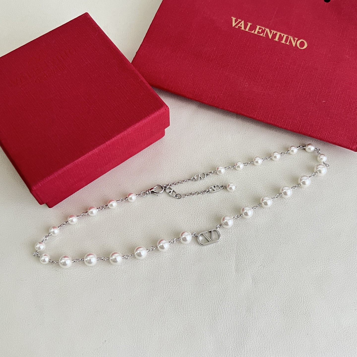 】Valentino 华伦天奴 项链💫重磅新品火爆网络来了 简约大方  时尚百搭。