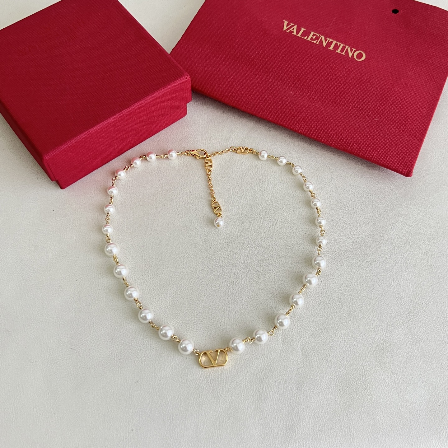 】Valentino 华伦天奴 项链💫重磅新品火爆网络来了 简约大方  时尚百搭。