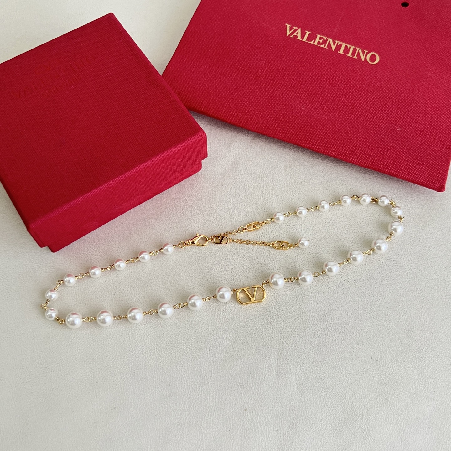 】Valentino 华伦天奴 项链💫重磅新品火爆网络来了 简约大方  时尚百搭。
