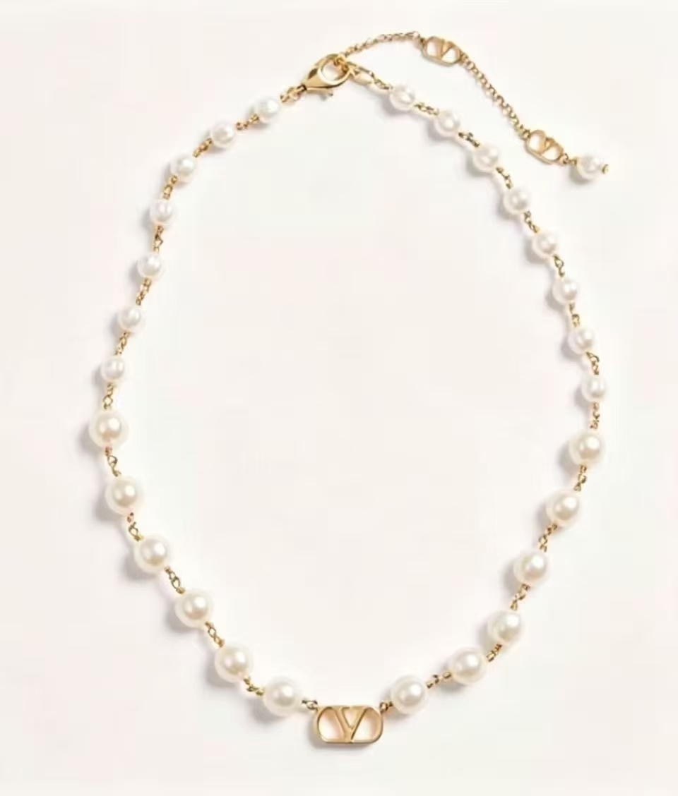 】Valentino 华伦天奴 项链💫重磅新品火爆网络来了 简约大方  时尚百搭。