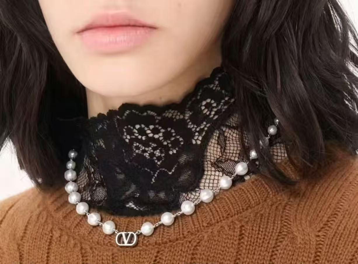 】Valentino 华伦天奴 项链💫重磅新品火爆网络来了 简约大方  时尚百搭。