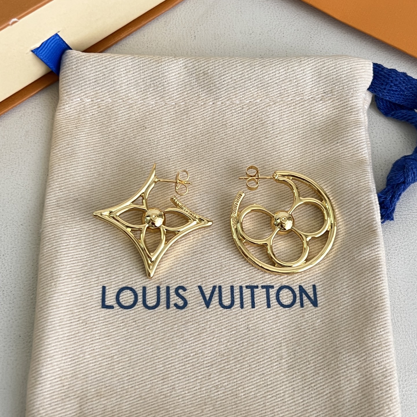 】原单货 LV 耳钉🔹🔹Louis Vuitton 路易威登 🔹专柜一致材质 火爆款出货 设计独特 复古