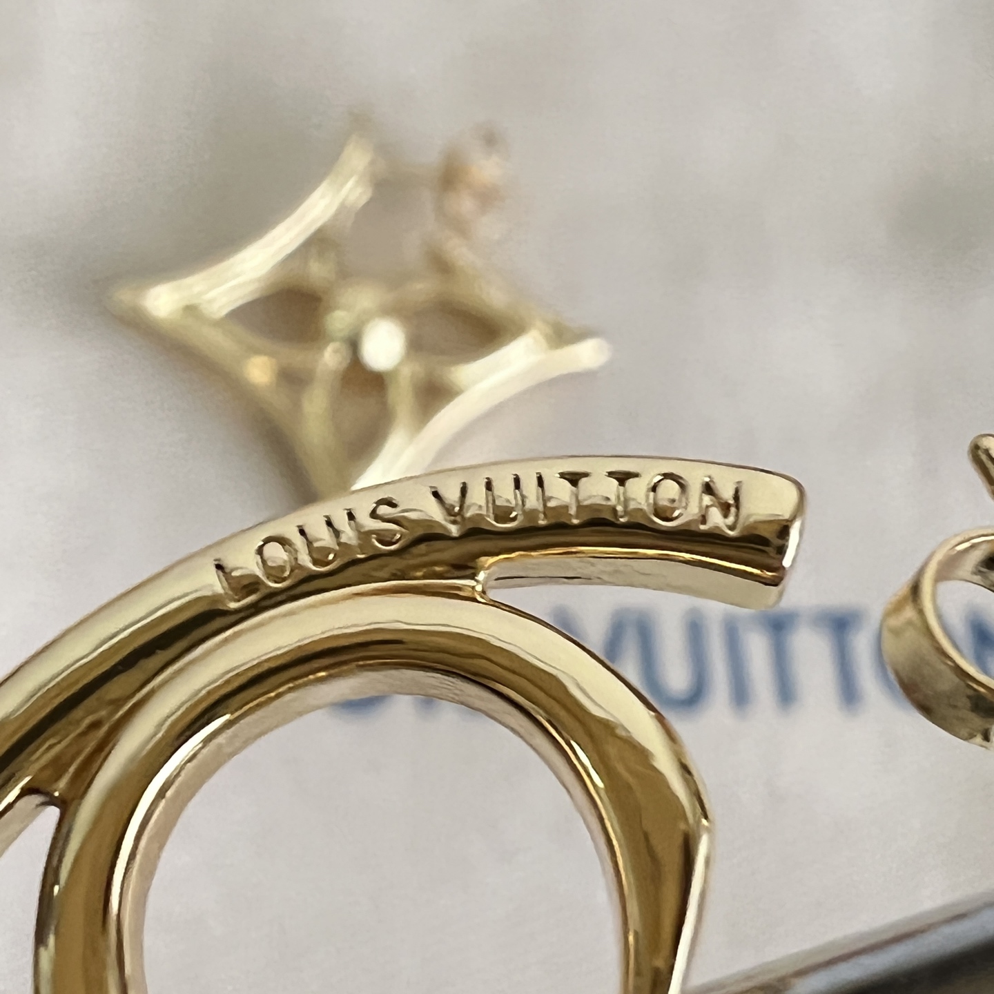 】原单货 LV 耳钉🔹🔹Louis Vuitton 路易威登 🔹专柜一致材质 火爆款出货 设计独特 复古