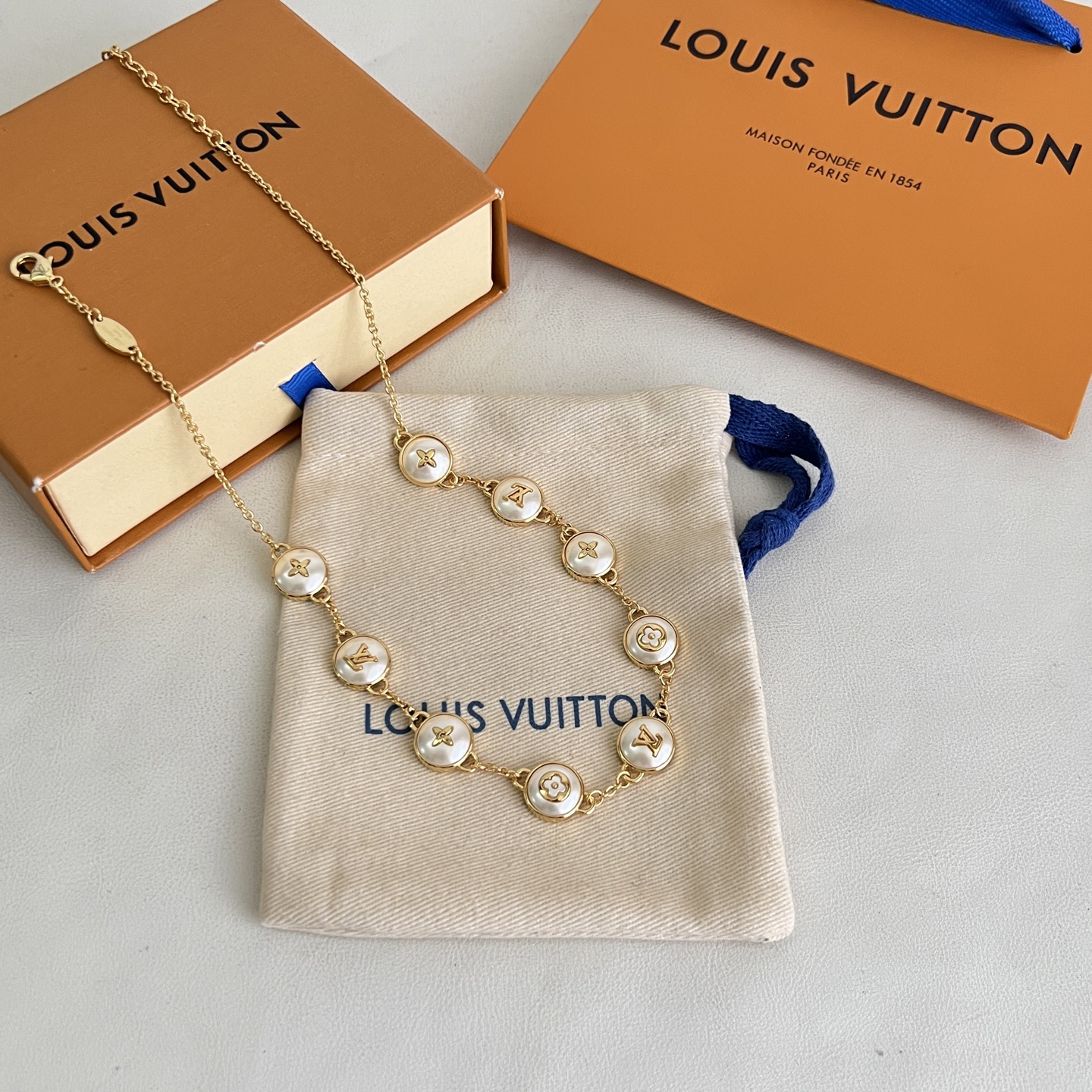 】LV 项链🔹🔹Louis Vuitton 路易威登🔹专柜一致材质 火爆款出货 设计独特 复古前卫 男神