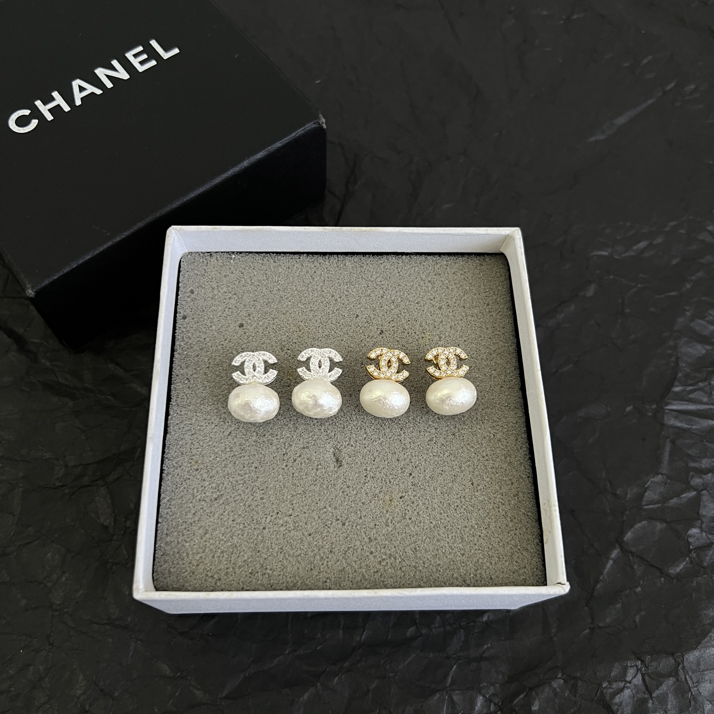 】Chanel香奈儿 中古 耳钉👀小香家的款式真心无需多介绍😘🎶每一款都超好看，精致大方，非常显气质。