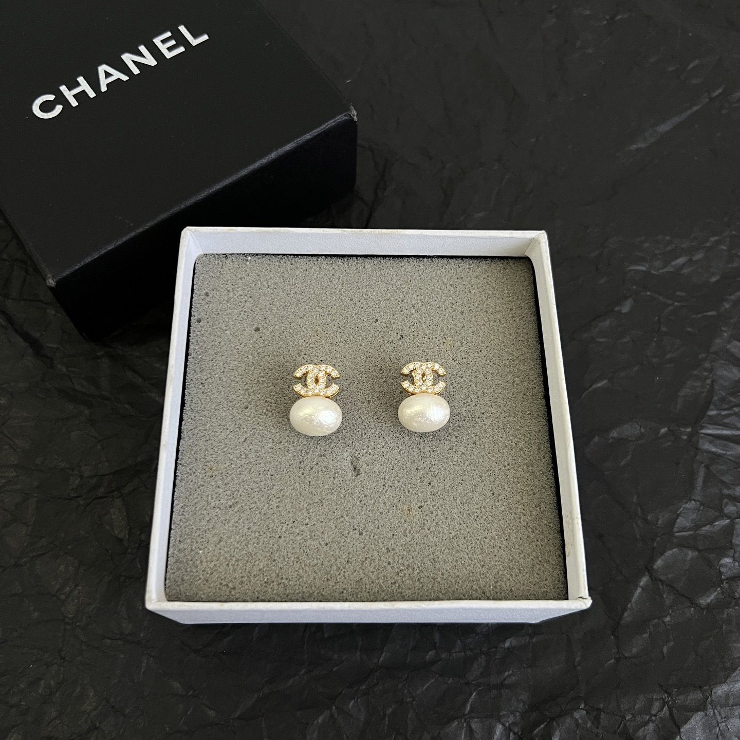 】Chanel香奈儿 中古 耳钉👀小香家的款式真心无需多介绍😘🎶每一款都超好看，精致大方，非常显气质。