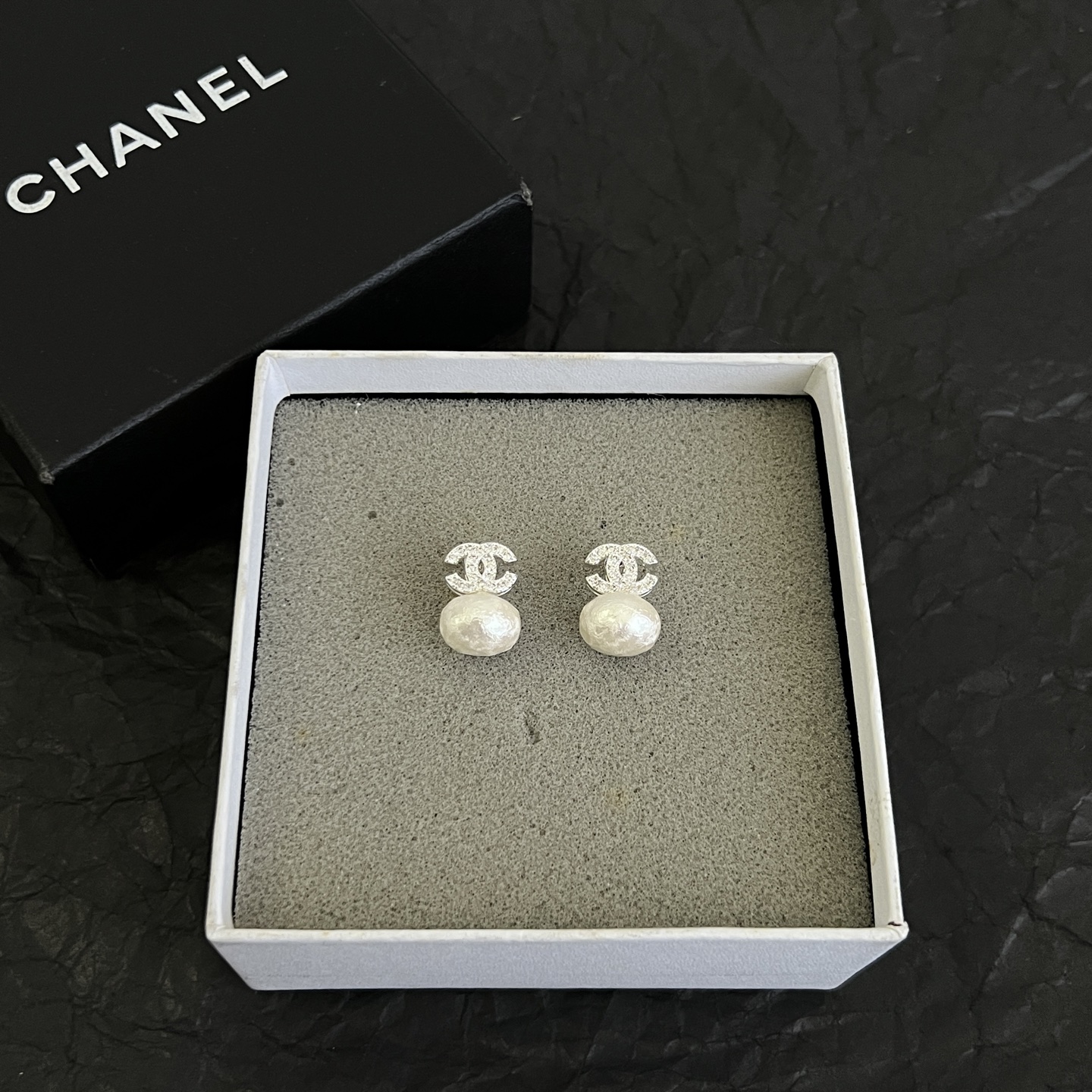 】Chanel香奈儿 中古 耳钉👀小香家的款式真心无需多介绍😘🎶每一款都超好看，精致大方，非常显气质。