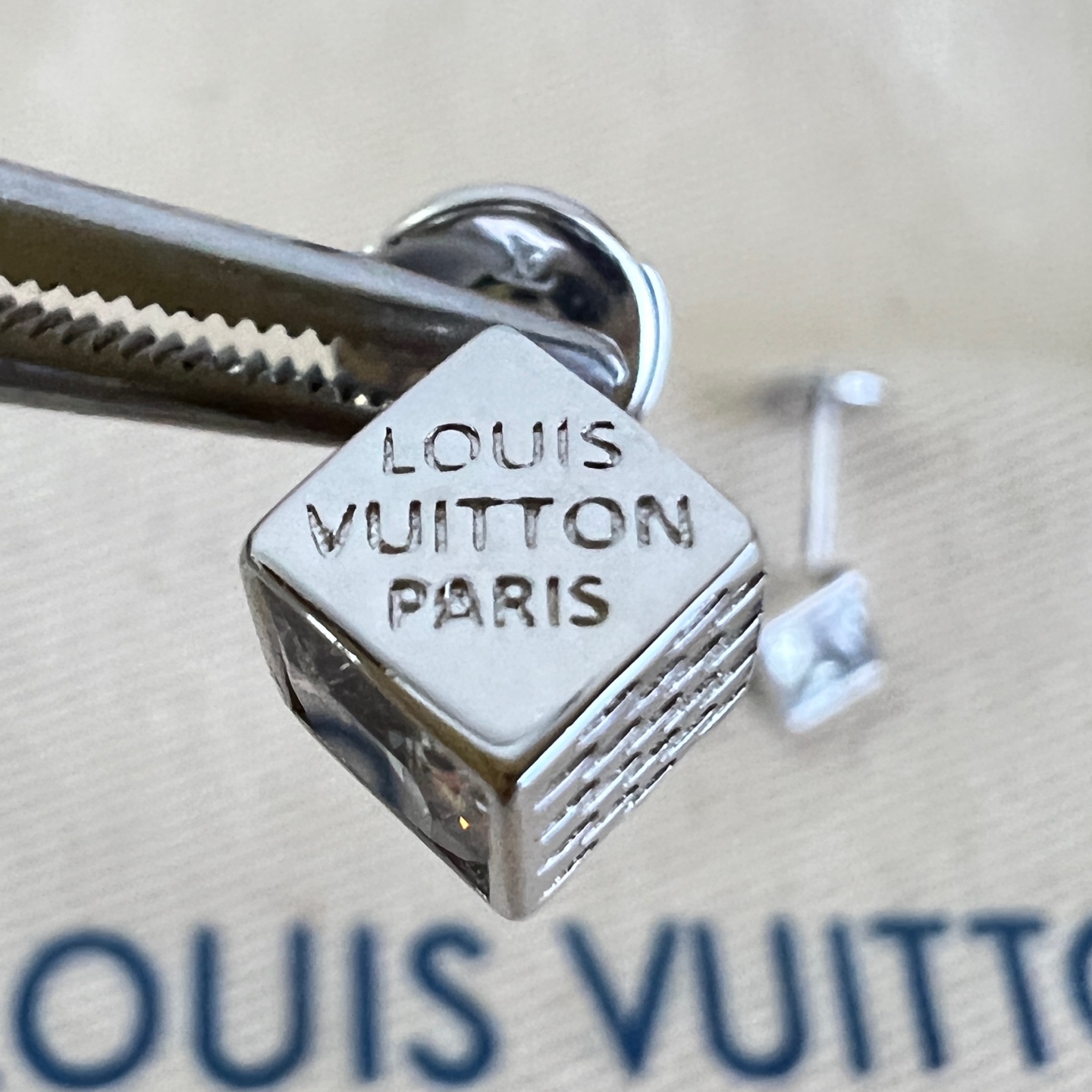 】原单货 LV 耳钉🔹🔹Louis Vuitton 路易威登 🔹专柜一致材质 火爆款出货 设计独特 复古