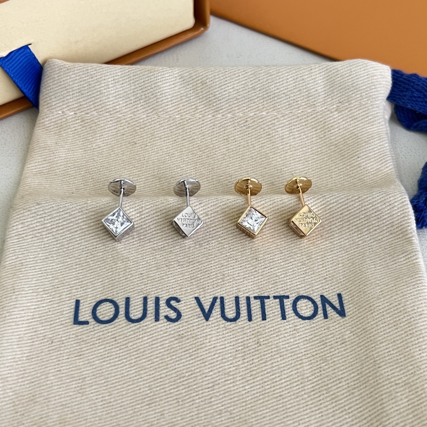 】原单货 LV 耳钉🔹🔹Louis Vuitton 路易威登 🔹专柜一致材质 火爆款出货 设计独特 复古