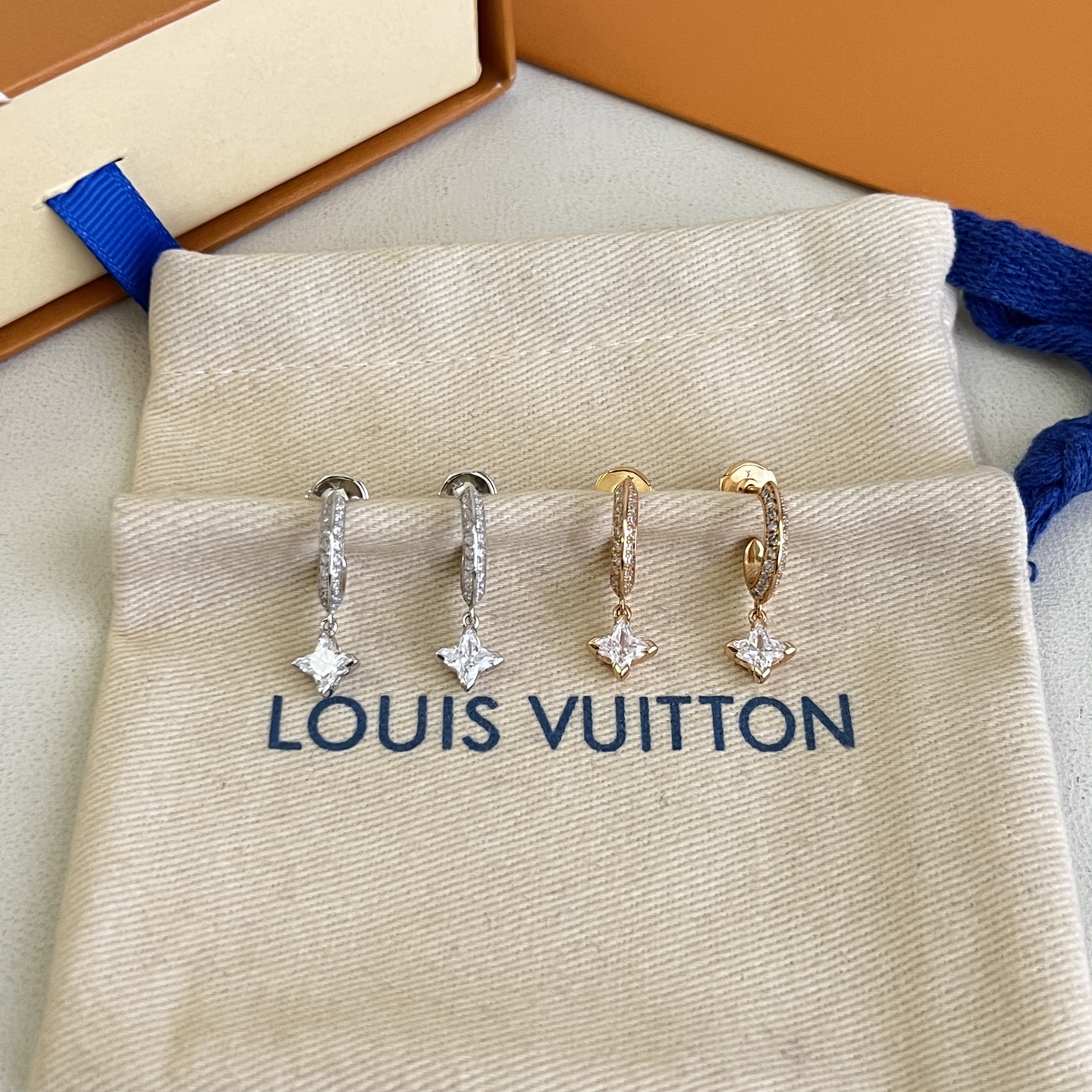 】原单货 LV 耳钉🔹🔹Louis Vuitton 路易威登 🔹专柜一致材质 火爆款出货 设计独特 复古
