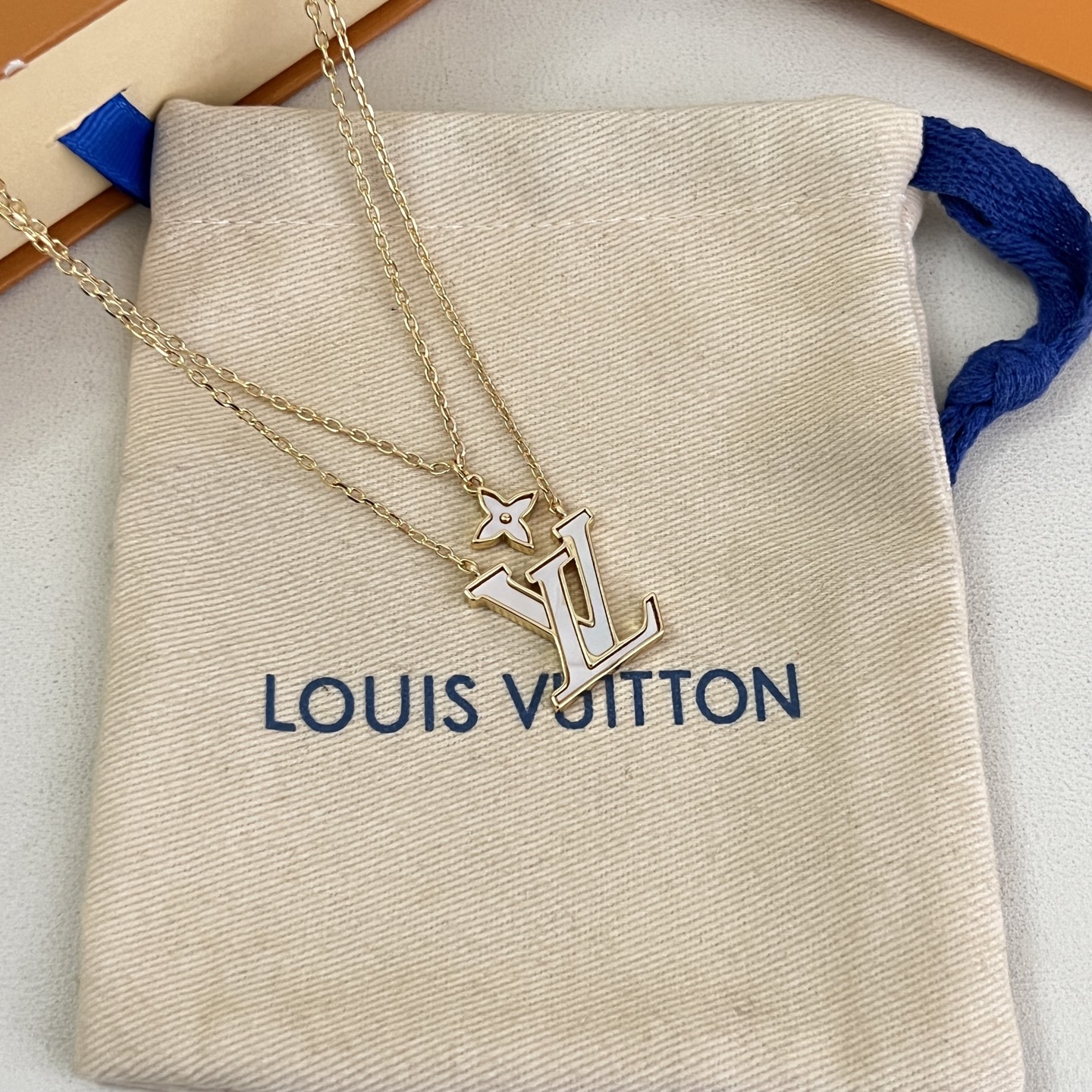 】LV 项链🔹🔹Louis Vuitton 路易威登🔹专柜一致材质 火爆款出货 设计独特 复古前卫 男神