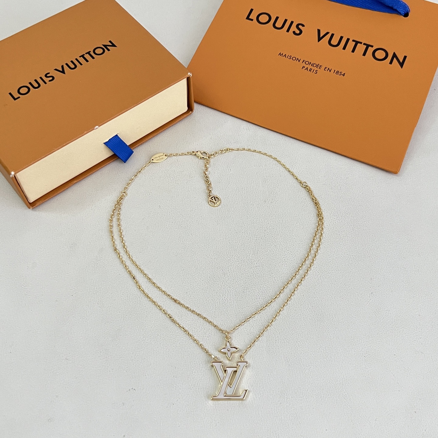 】LV 项链🔹🔹Louis Vuitton 路易威登🔹专柜一致材质 火爆款出货 设计独特 复古前卫 男神