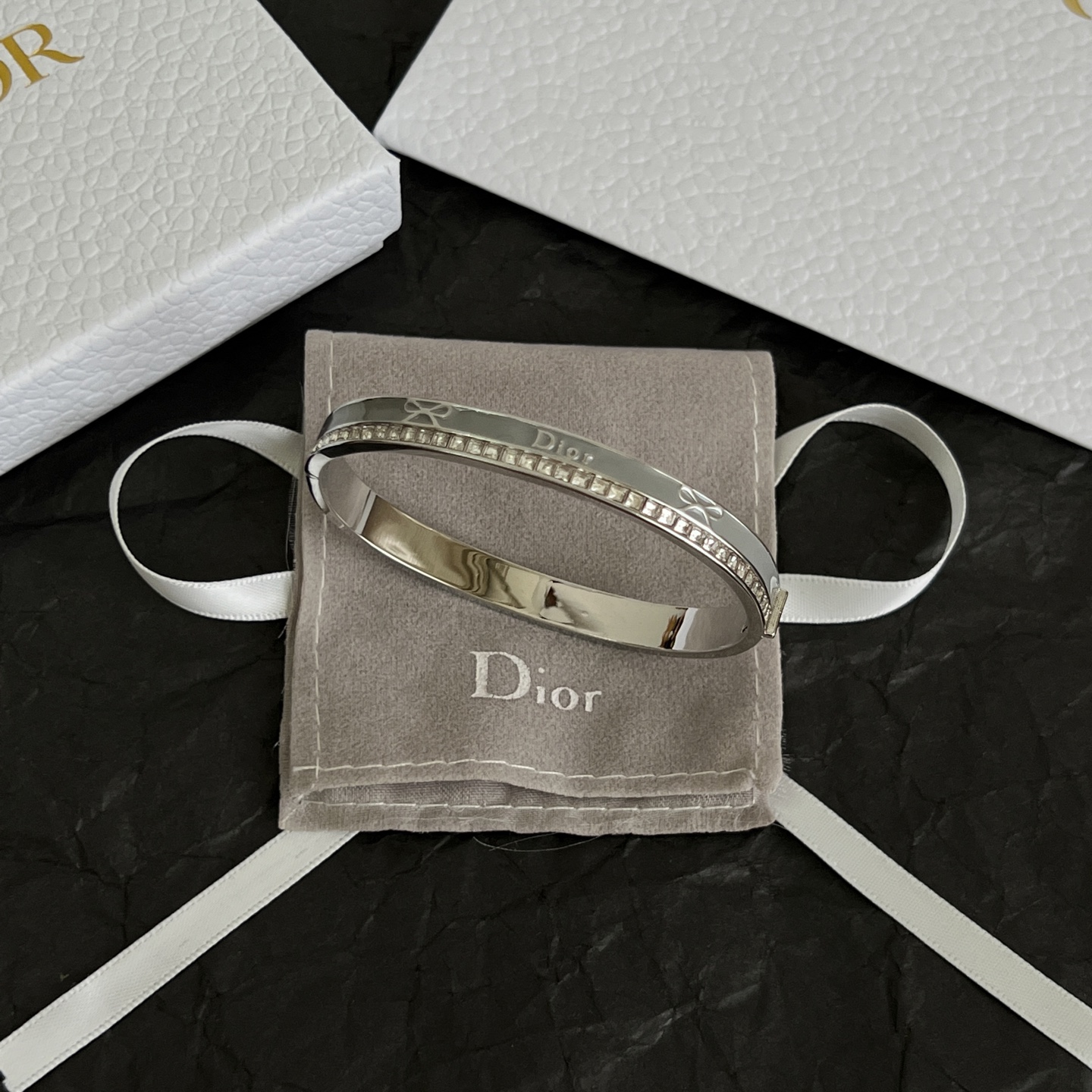】👑Dior 迪奥  中古 手镯 专柜一致上新 精选原版一致 黄铜材质 甜美气质高雅。