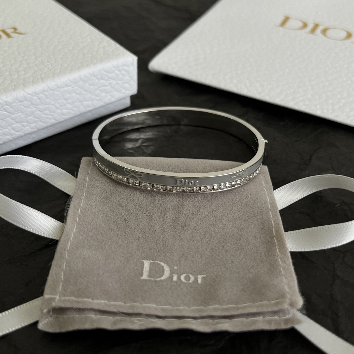 】👑Dior 迪奥  中古 手镯 专柜一致上新 精选原版一致 黄铜材质 甜美气质高雅。