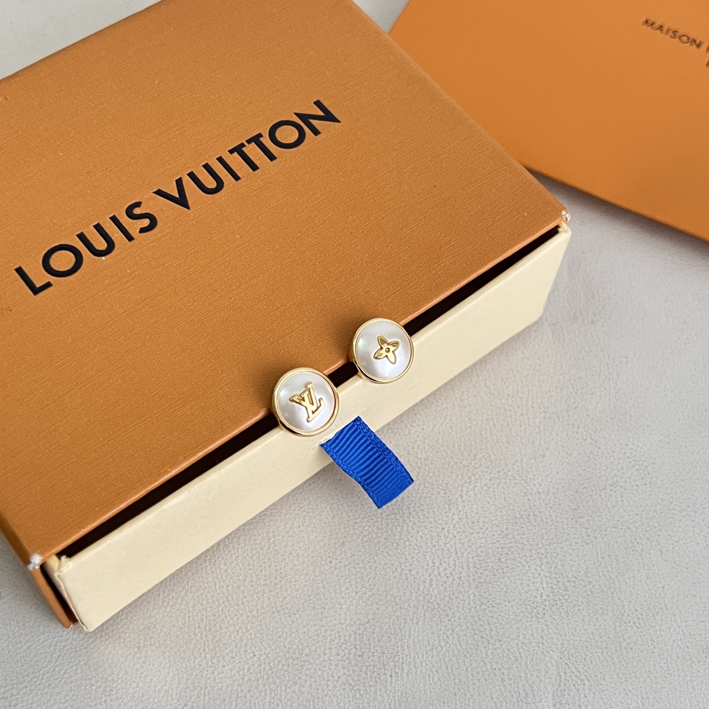 】原单货 LV 耳钉🔹🔹Louis Vuitton 路易威登 🔹专柜一致材质 火爆款出货 设计独特 复古
