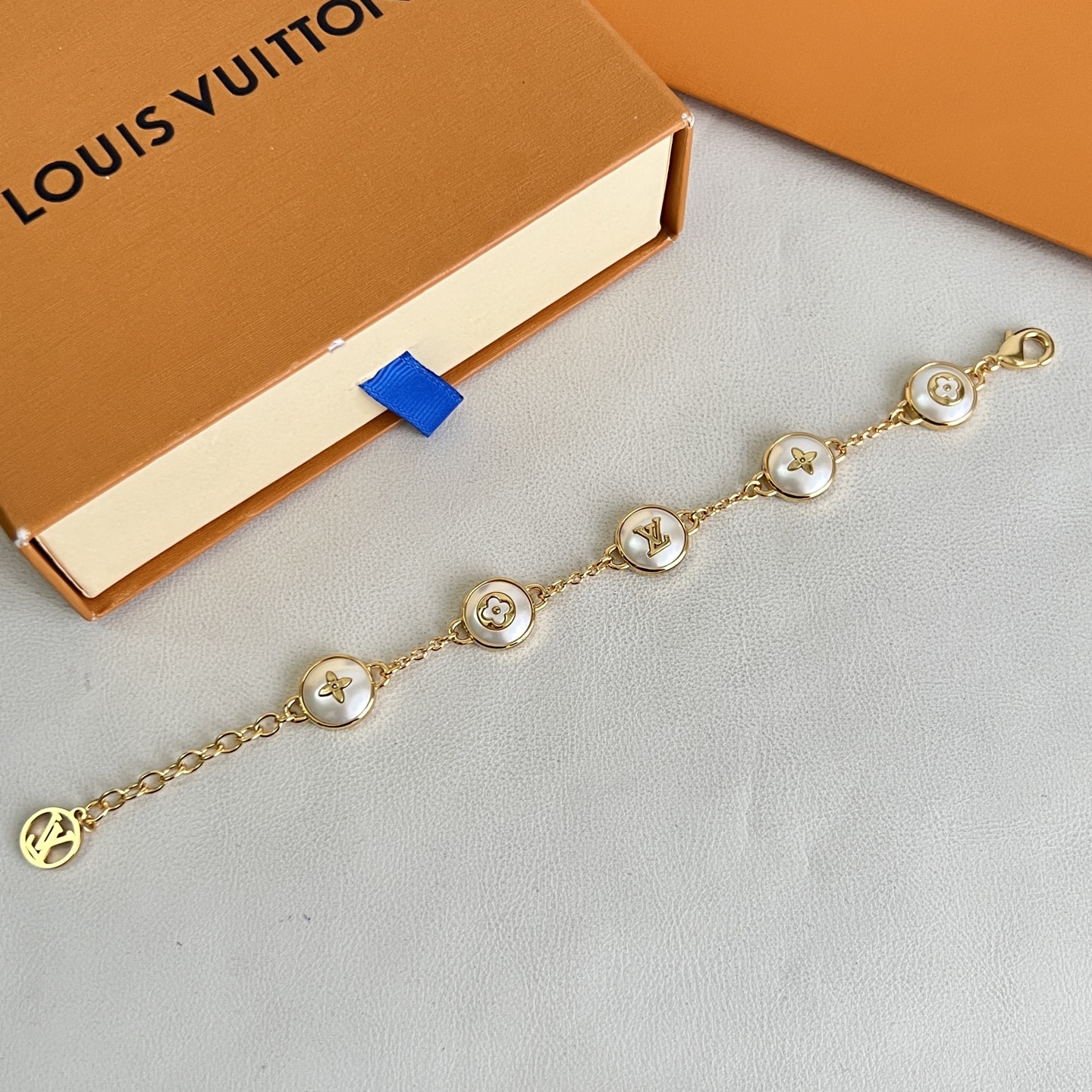 】LV 手链🔹🔹Louis Vuitton 路易威登🔹专柜一致材质 火爆款出货 设计独特 复古前卫 男神