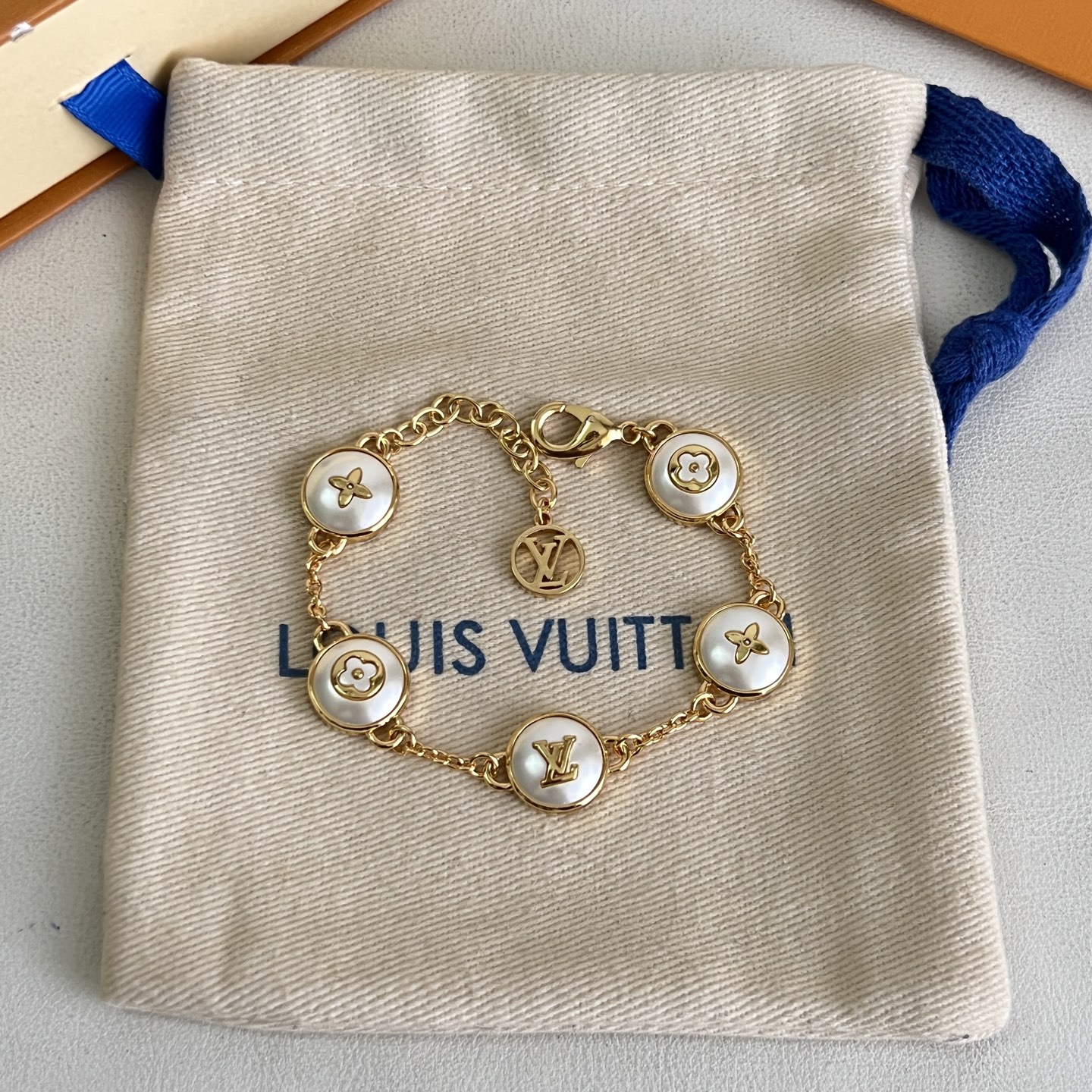 】LV 手链🔹🔹Louis Vuitton 路易威登🔹专柜一致材质 火爆款出货 设计独特 复古前卫 男神