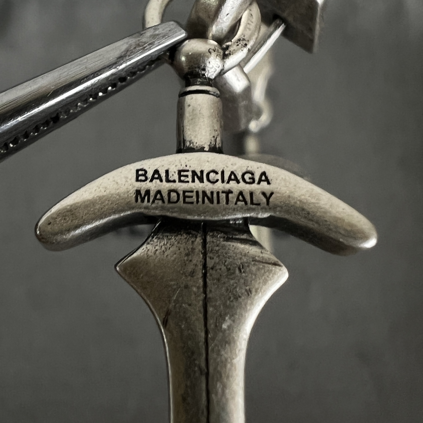】 巴黎世家  Balenciaga 耳环  简单大方 大牌金质感饱满 ，搭配衣服超好看 ！