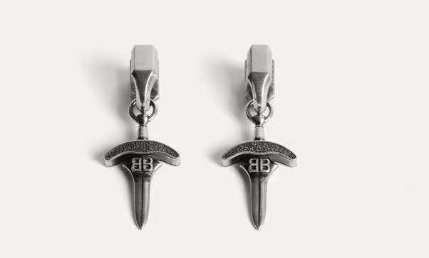 】 巴黎世家  Balenciaga 耳环  简单大方 大牌金质感饱满 ，搭配衣服超好看 ！
