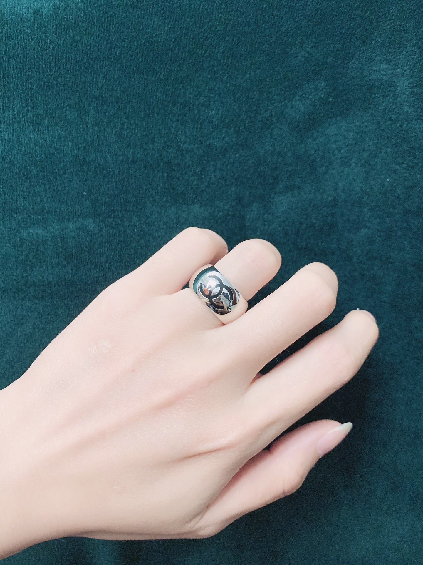 】Chanel香奈儿 中古 双C戒指👀原版复刻logo  小香家的款式真心无需多介绍😘🎶每一款都超好看，