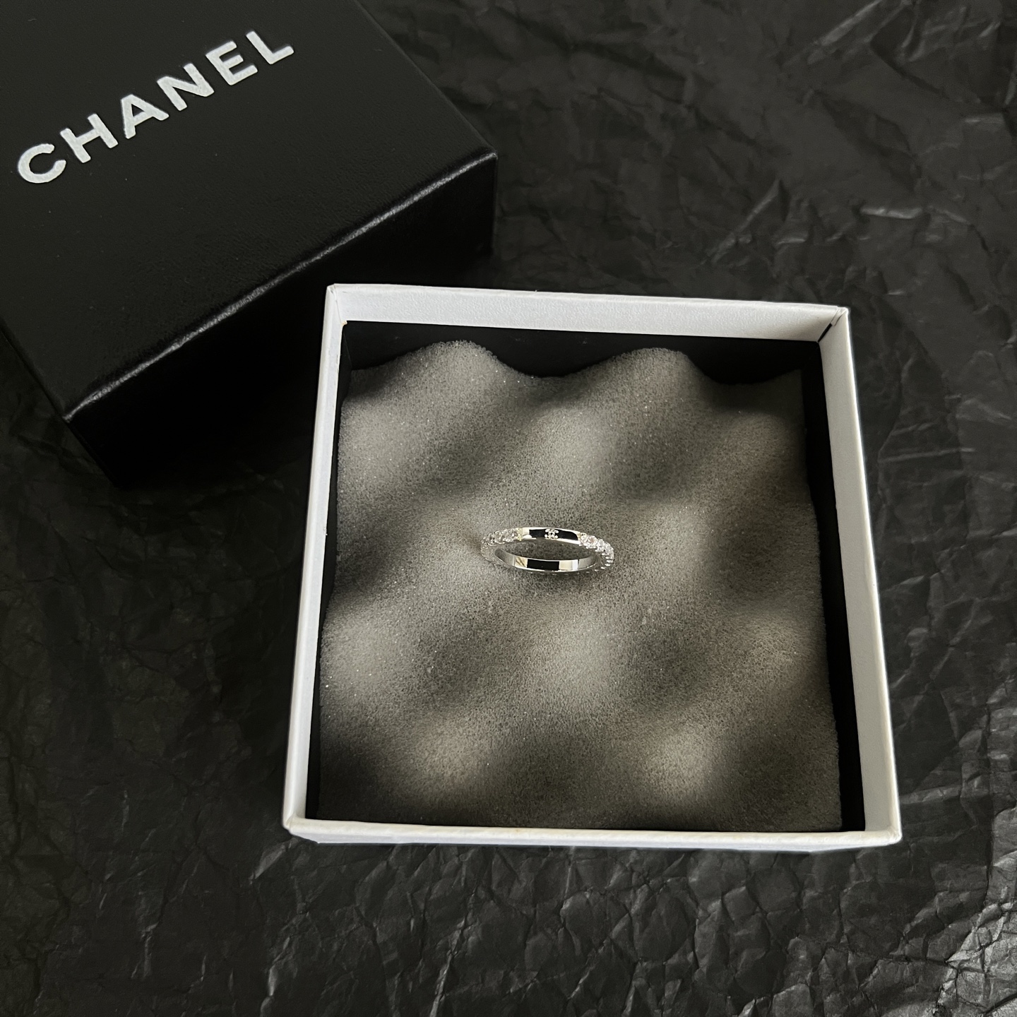 】新款  Chanel香奈儿 中古 戒指👀小香家的款式真心无需多介绍😘🎶每一款都超好看，精致大方，非常显