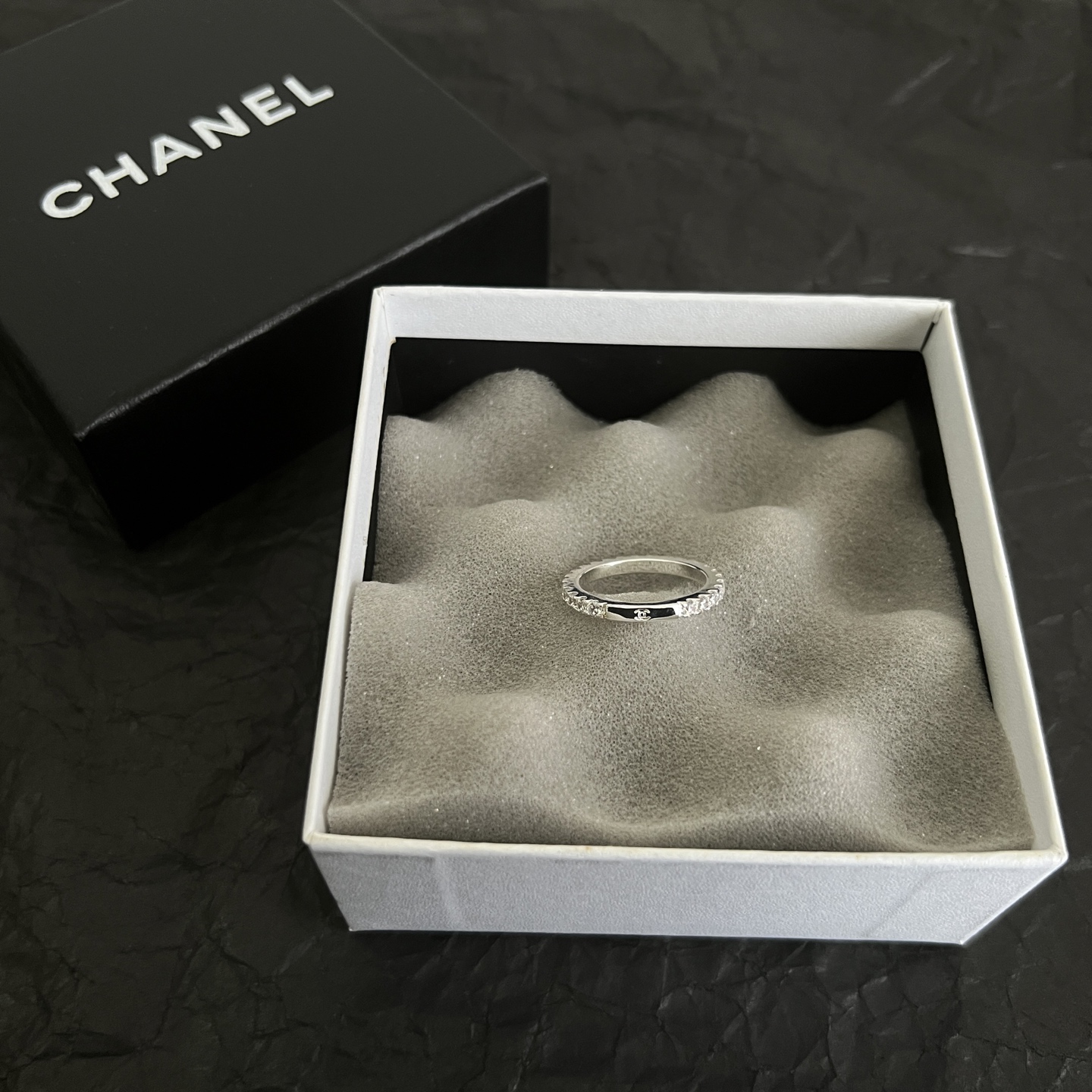 】新款  Chanel香奈儿 中古 戒指👀小香家的款式真心无需多介绍😘🎶每一款都超好看，精致大方，非常显