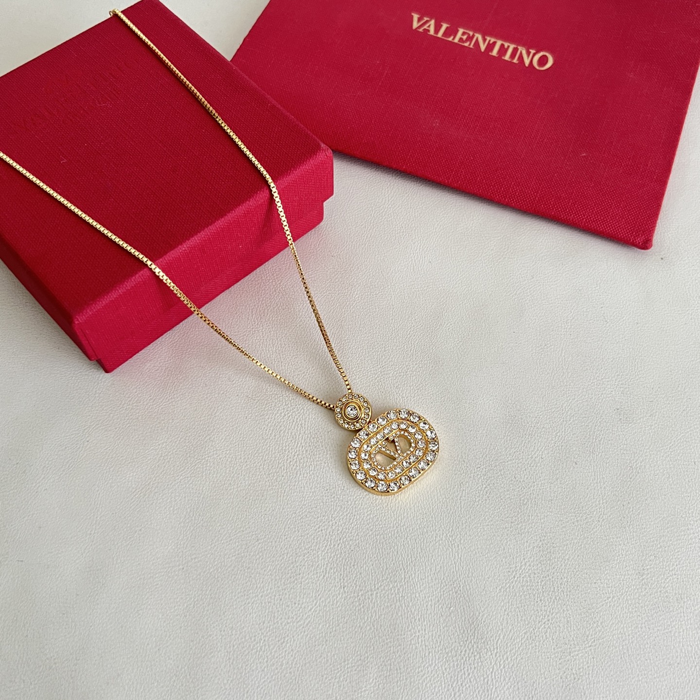 】Valentino 华伦天奴 项链💫重磅新品火爆网络来了 简约大方  时尚百搭