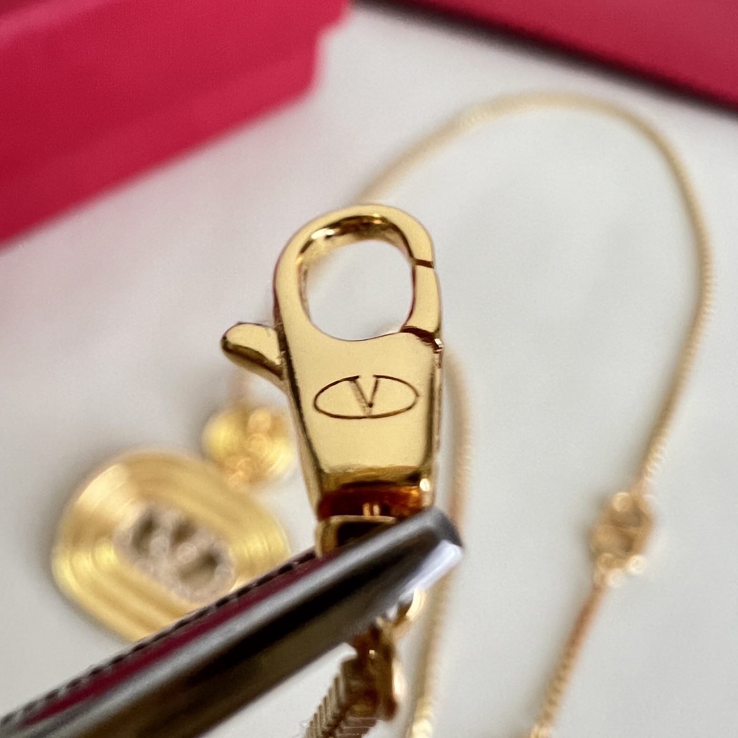 】Valentino 华伦天奴 项链💫重磅新品火爆网络来了 简约大方  时尚百搭