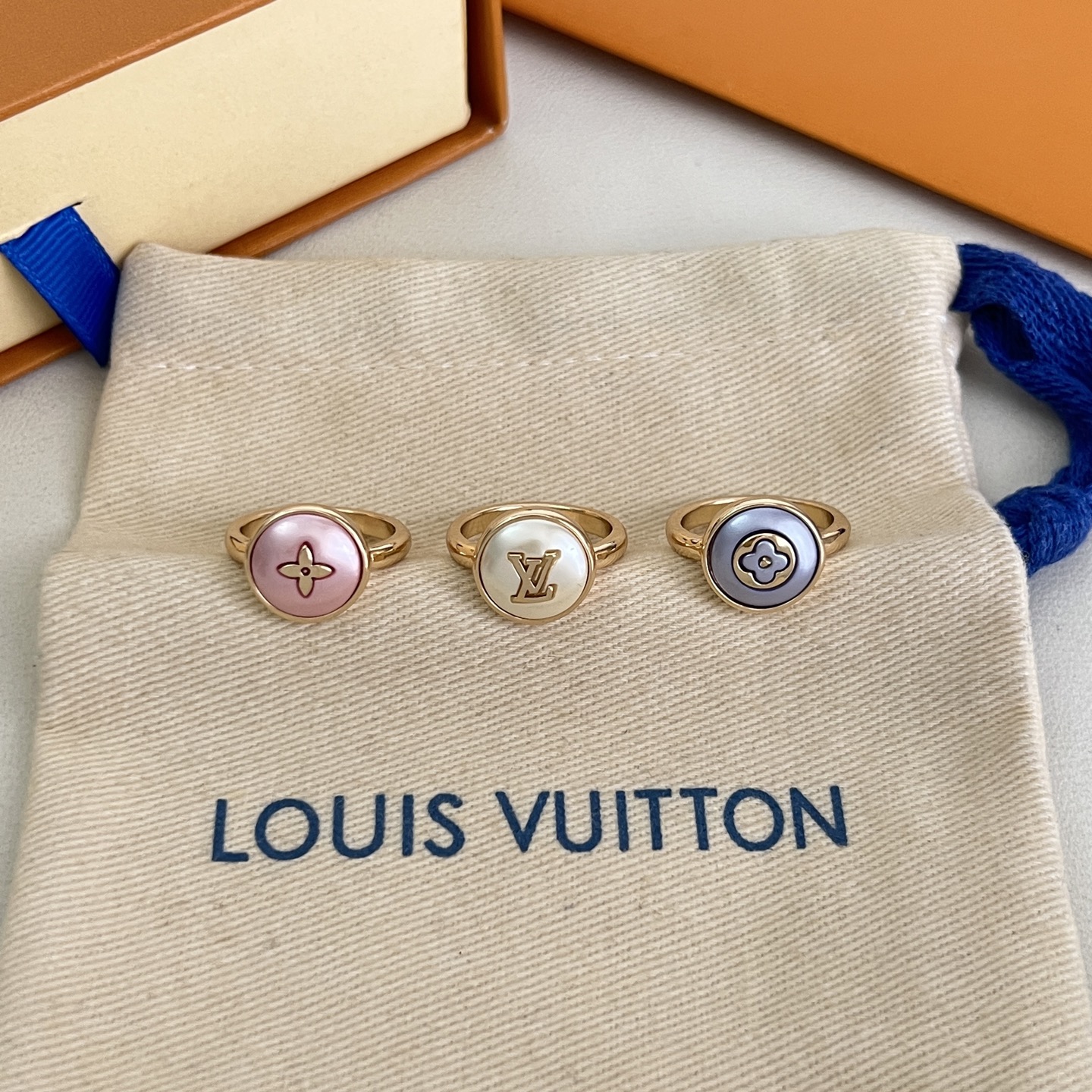 】3只一套，只有7码 新款原单货 LV 戒指🔹🔹Louis Vuitton 路易威登 戒指🔹专柜一致材质 火爆款出货 设