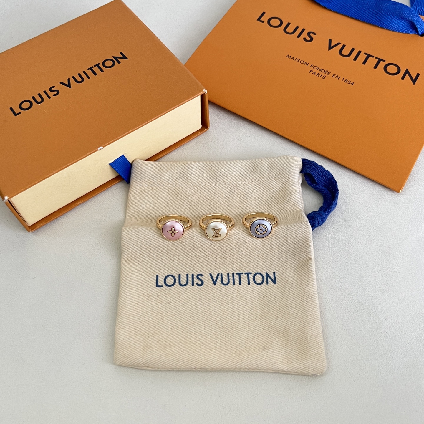 】3只一套，只有7码 新款原单货 LV 戒指🔹🔹Louis Vuitton 路易威登 戒指🔹专柜一致材质 火爆款出货 设